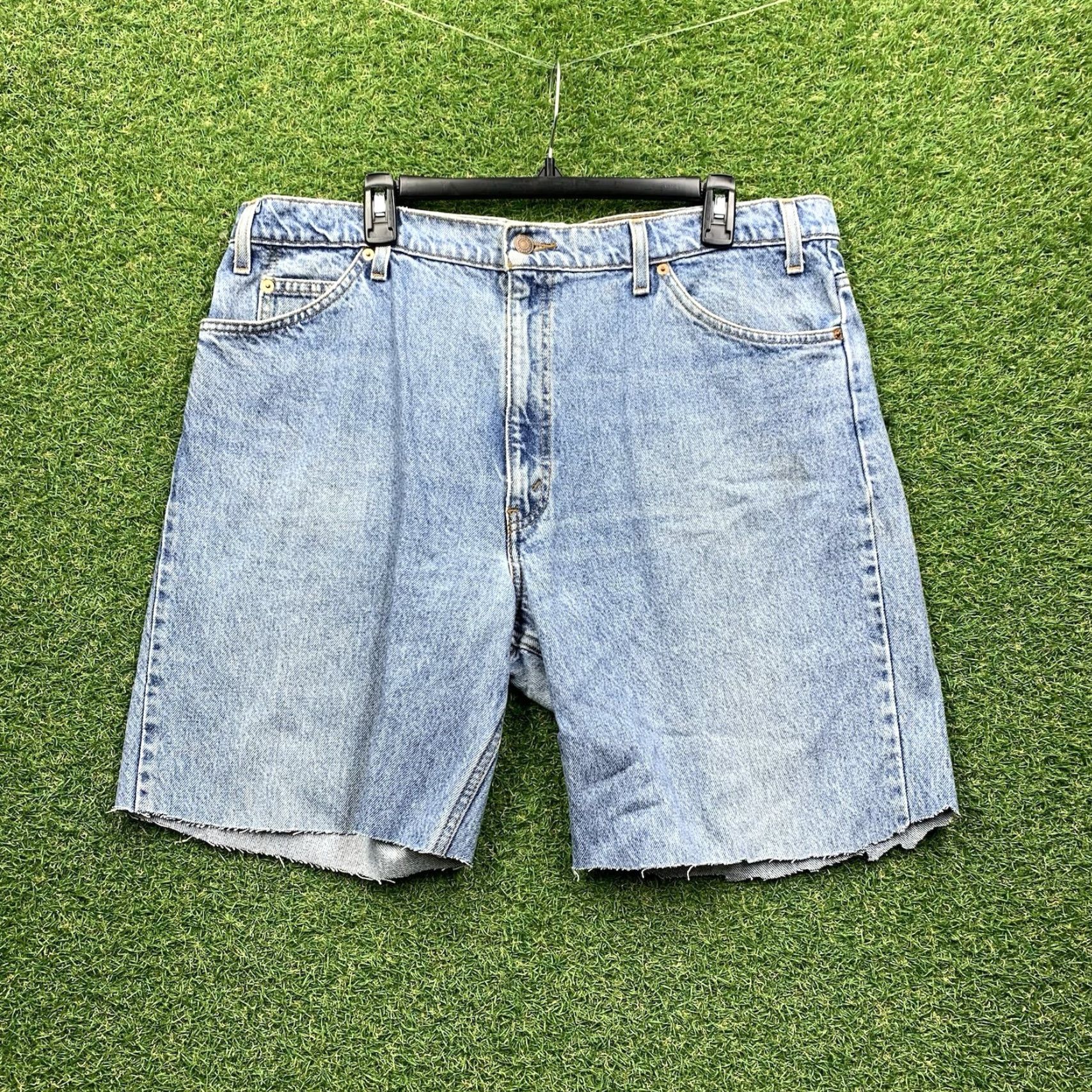 Levi's VINTAGE Levi's 550 Jean Shorts Mens 40 x8 Light Blue Denim Bermuda Relaxed Fit 90s Grunge Y2K Silver Tab Skate 5-Pocket Mens Baggy Size US 40 / EU 56 - 2 Thumbnail