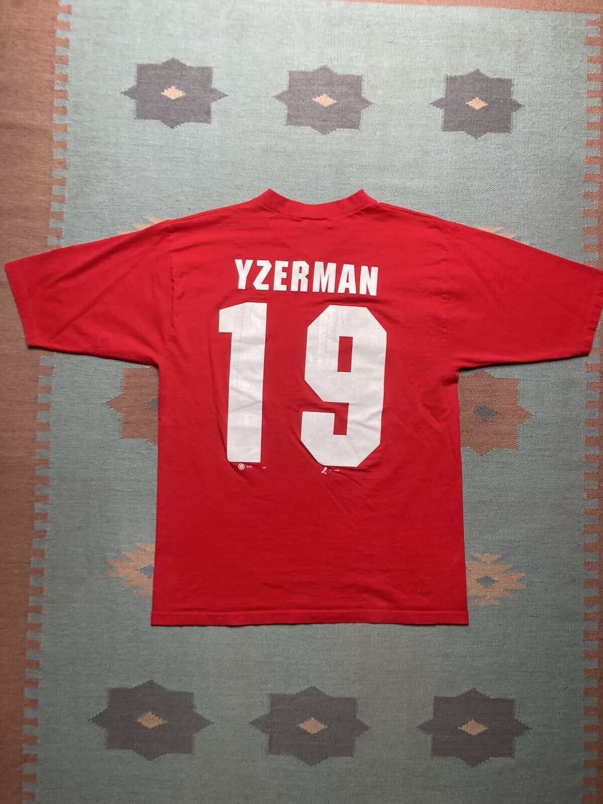 NHL × Vintage VTG graphic t shirt Detroit red wings Yzerman jersey style L Size US L / EU 52-54 / 3 - 6 Thumbnail