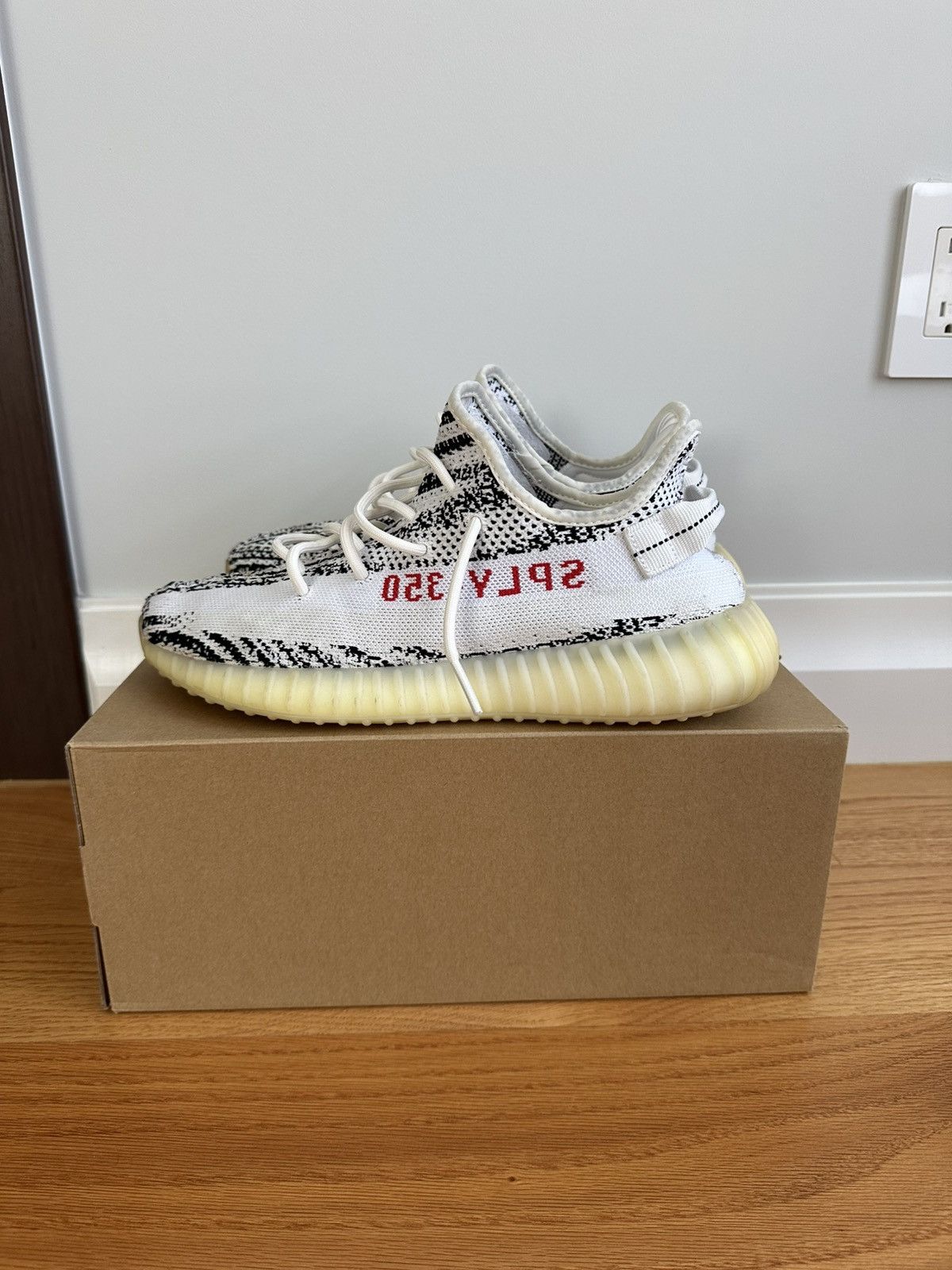Adidas × Kanye West Adidas Yeezy Boost 350 v2 Zebra Size US 10.5 / EU 43-44 - 2 Thumbnail