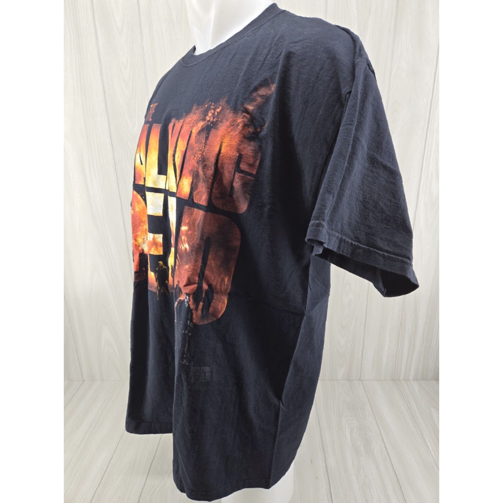 Fruit Of The Loom VINTAGE THE WALKING DEAD AMC 2013 BLACK T-SHIRT SIZE 2XL Mens T-Shirt Short Sleeve 2XL Black Walking Dead AMC 2013 Size US XXL / EU 58 / 5 - 4 Thumbnail