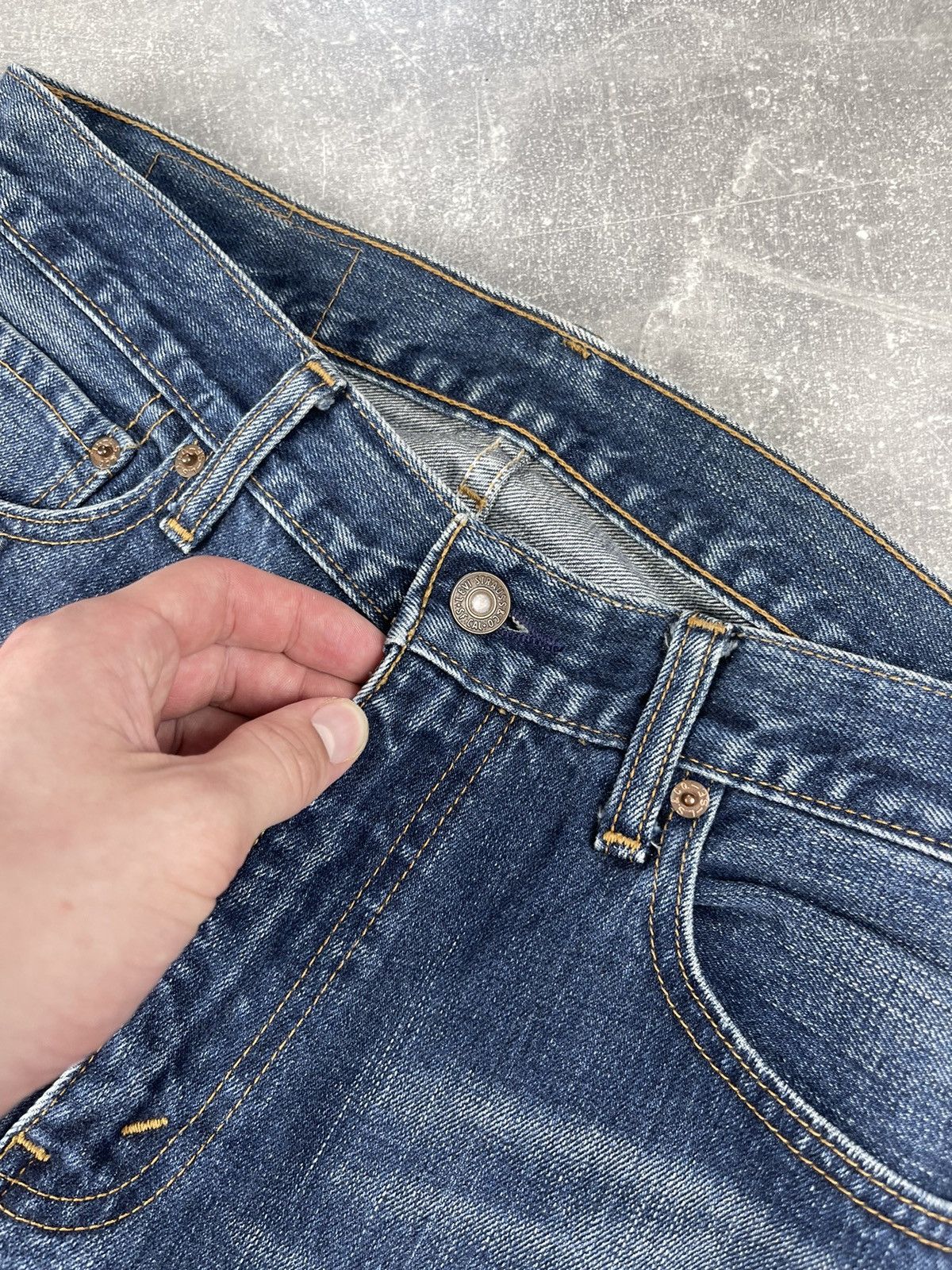 Japanese Brand × Levi's Vintage Clothing × Vintage Levi’s 505 Rare 90s Japanese Blue Faded Jeans Made in Japan Size US 31 - 9 Thumbnail