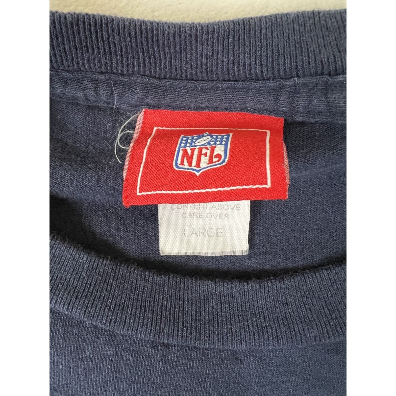 NFL Vintage New England Patriots T-Shirt Size Large Y2K NFL Foot Size US L / EU 52-54 / 3 - 3 Thumbnail