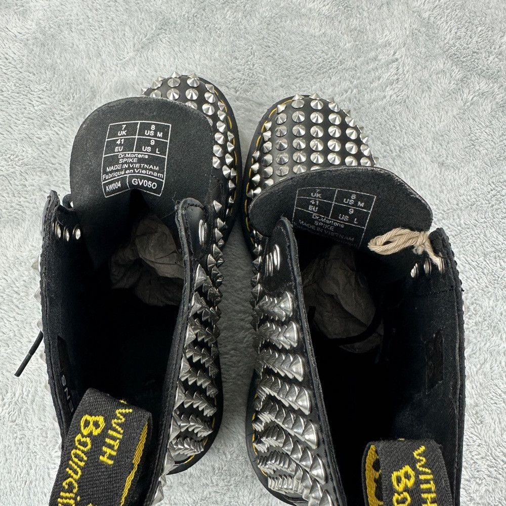 Dr. Martens Dr Martens NWT 1460 Spike Black Silver Combat Boots Size 8 Size US 8 / EU 41 - 9 Thumbnail