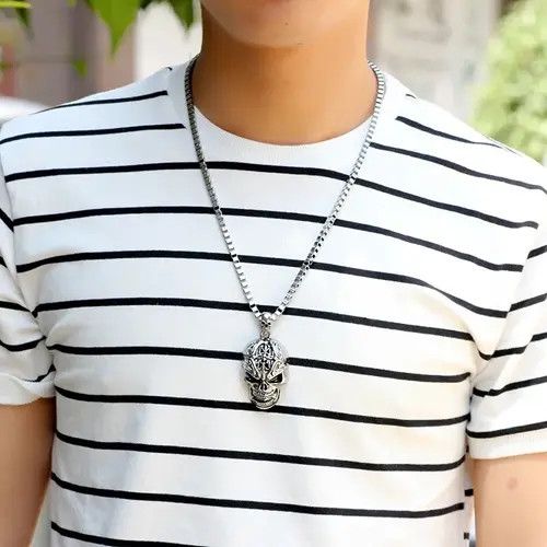 Vintage Retro Hip-hop Evil Skull Necklace Size ONE SIZE - 1 Thumbnail