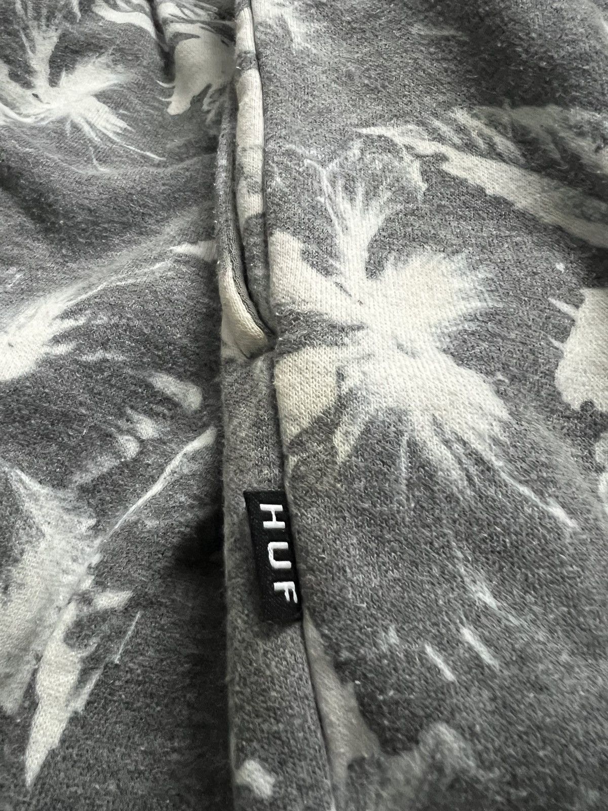 Huf × Seditionaries Huf Floral Grey Seditionaries jogger pants Size US 33 - 9 Thumbnail