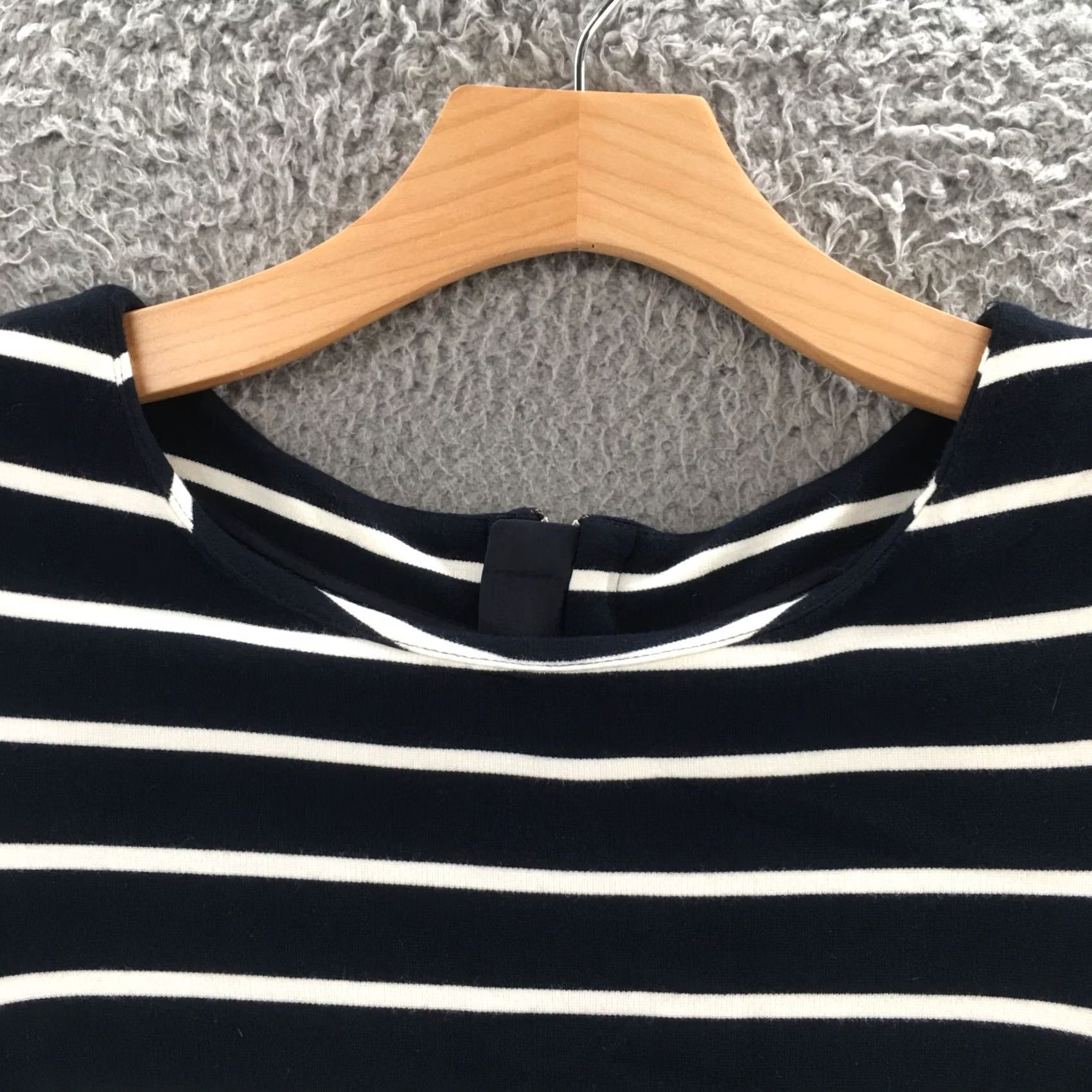 Banana Republic Banana Republic Bodycon Dress Womens Size 2 Black White Striped Short Sleeve Zip Back Size 26" / US 2 / IT 38 - 4 Thumbnail