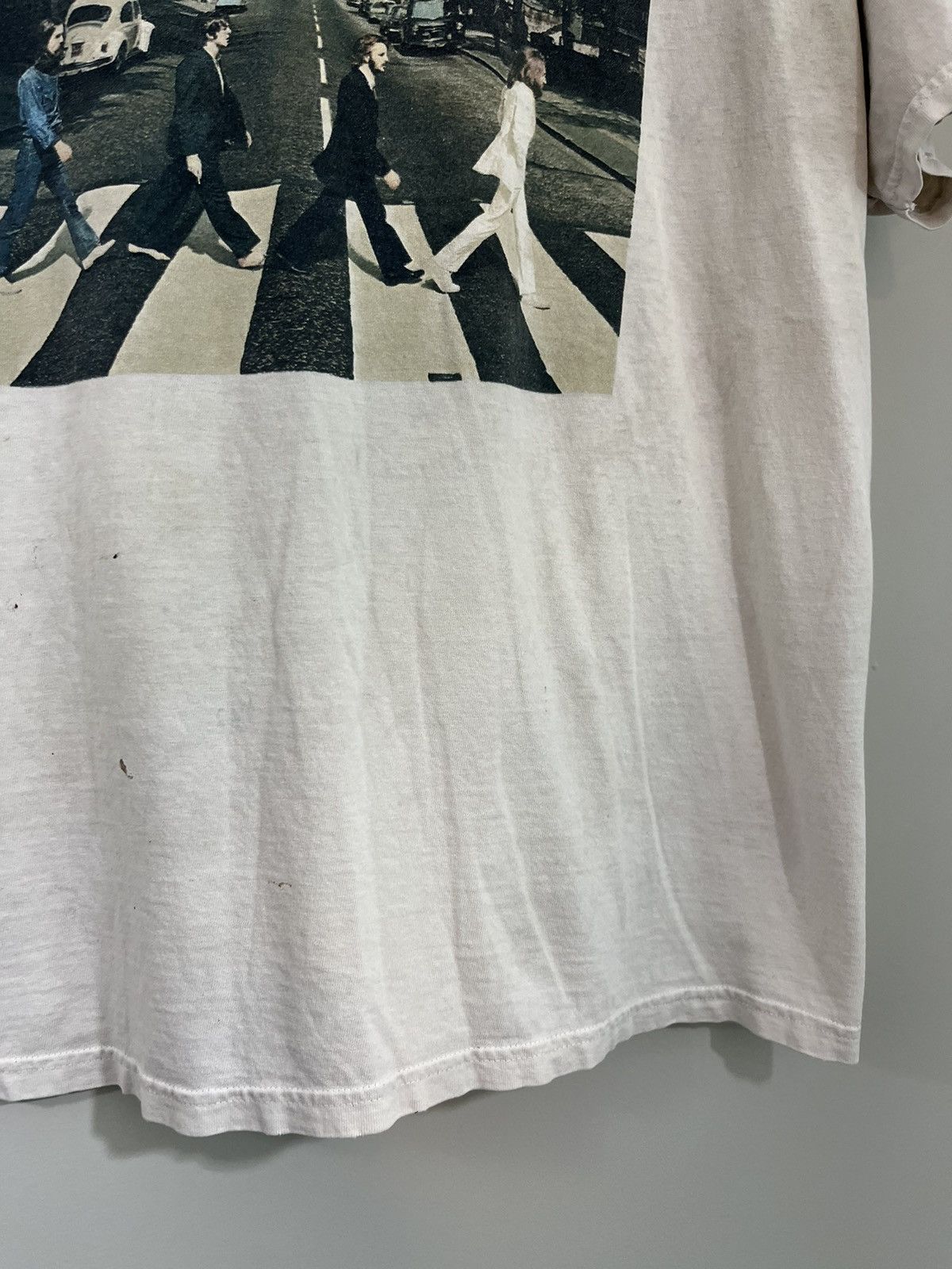 Vintage Thrashed BEATLES Abbey Road Distressed Band Tee Size US L / EU 52-54 / 3 - 9 Thumbnail