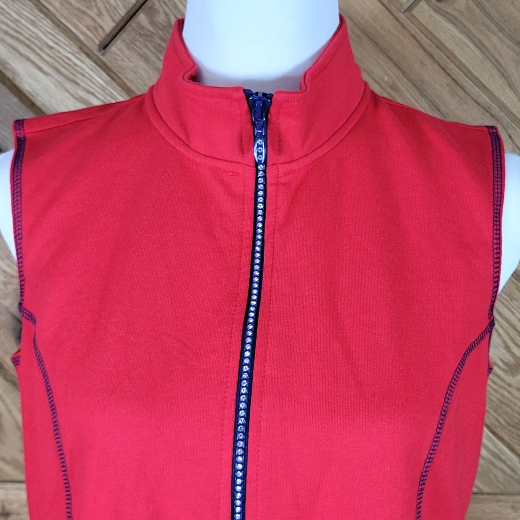 Quacker Factory Quacker Factory Vest Womens Size XS Red Full Zip Rhinestone Embellished Top Size XS / US 0-2 / IT 36-38 - 2 Thumbnail