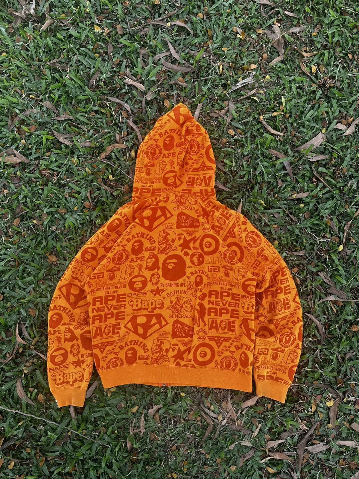 Bape A Bathing Ape BAPE All Logo Full Zip Hoodie NIGO Era Size US S / EU 44-46 / 1 - 3 Thumbnail