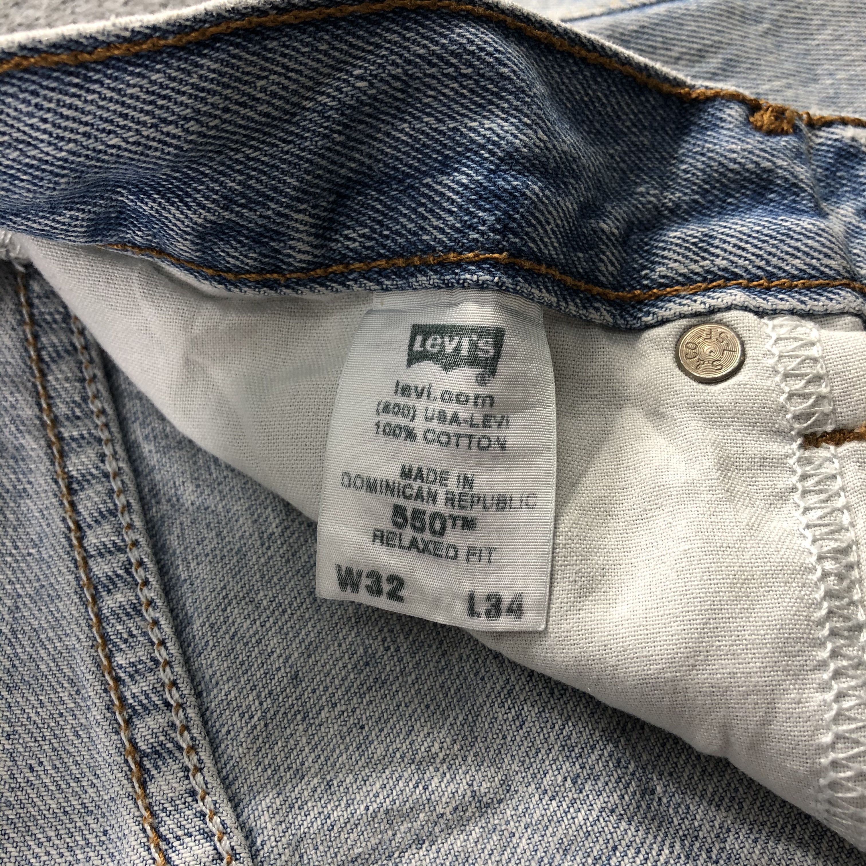 Levi's × Vintage Vintage Light Wash Levis Jeans Lot 550-JM818 Size US 31 - 11 Thumbnail
