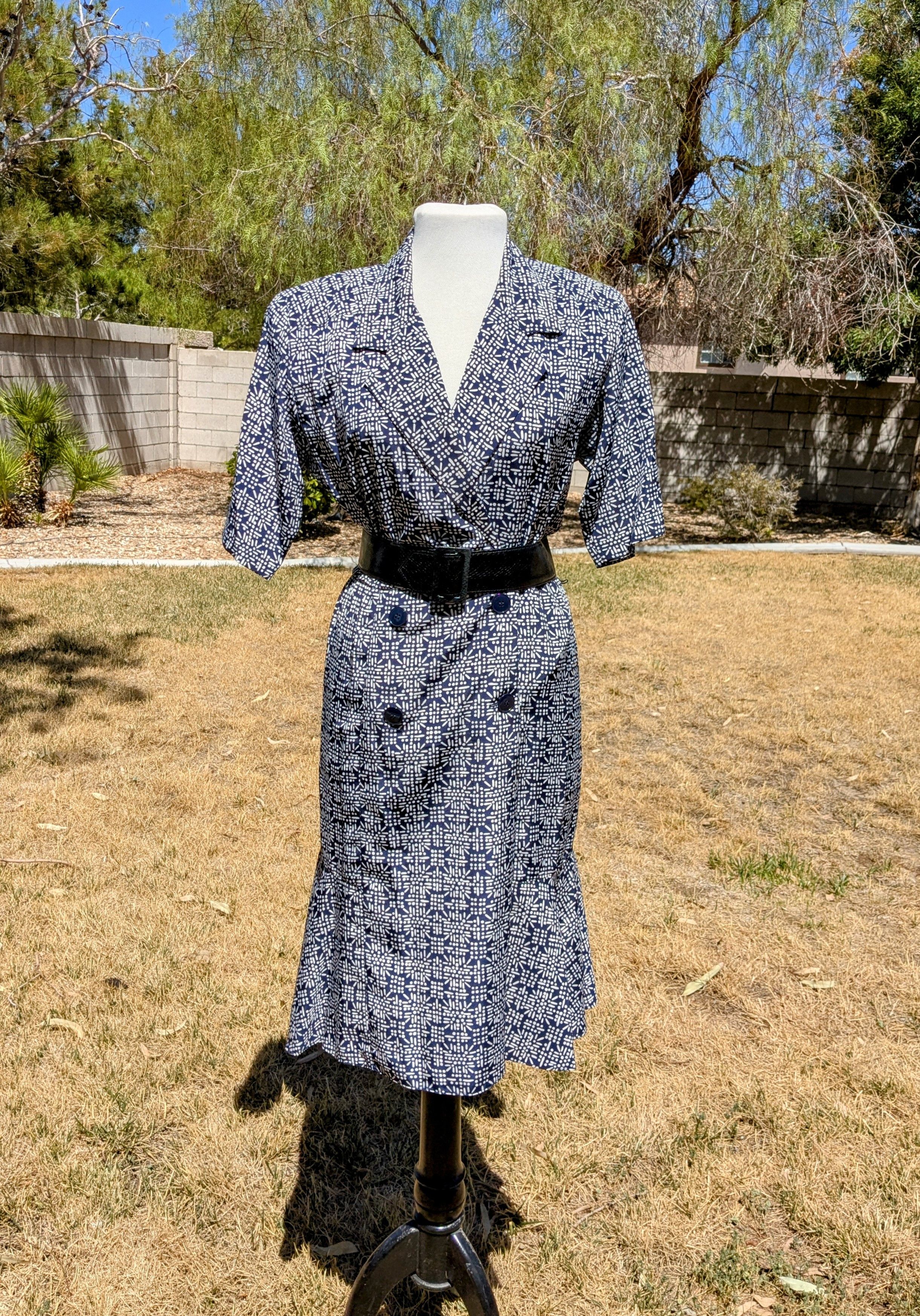 Liz Claiborne Liz Claibone 1980s VTG Petite Double-Breasted Blouson Dress Size S / US 4 / IT 40 - 1 Thumbnail