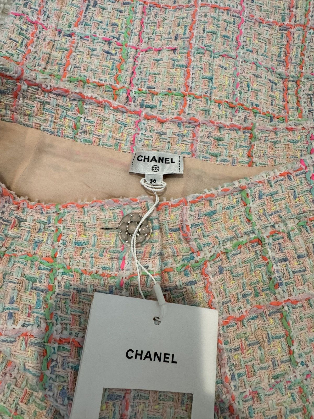 Chanel Chanel 24C tweed top shorts set szie 36 Size XS / US 0-2 / IT 36-38 - 3 Thumbnail