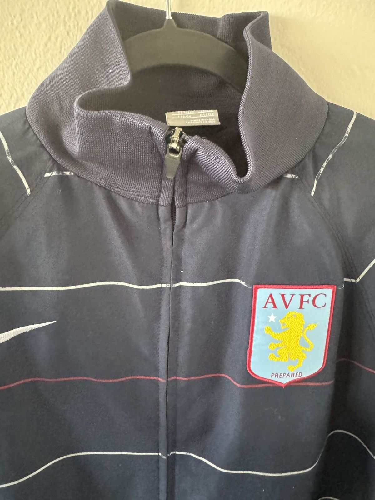 Nike Aston Villa Nike Vintage FC Training Jacket Size US L / EU 52-54 / 3 - 5 Thumbnail