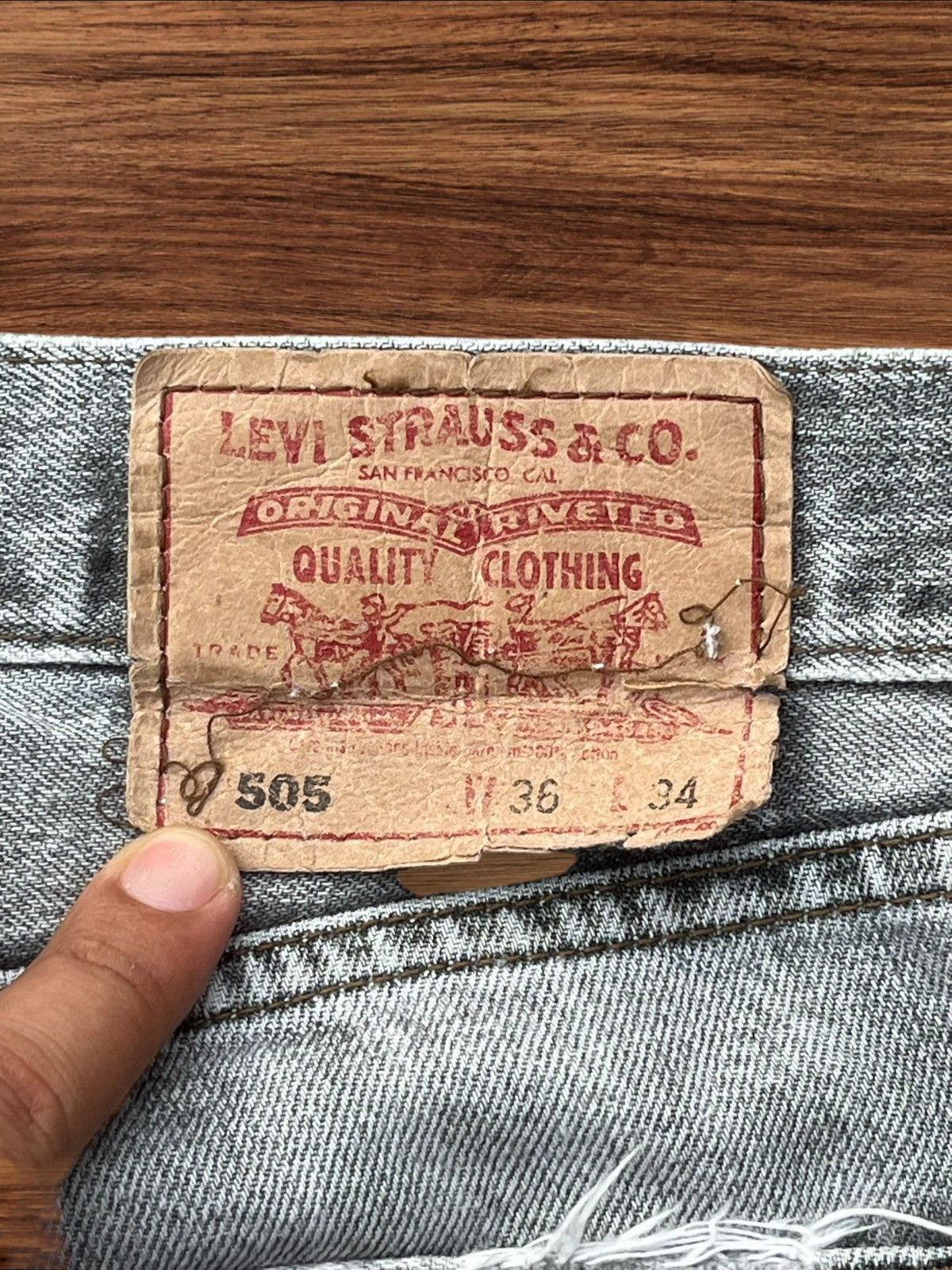 Levi's × Levi's Vintage Clothing × Vintage Vintage 90s Levi’s 505 Grey Wash Distressed Frayed Leg Jeans Size US 35 - 10 Thumbnail