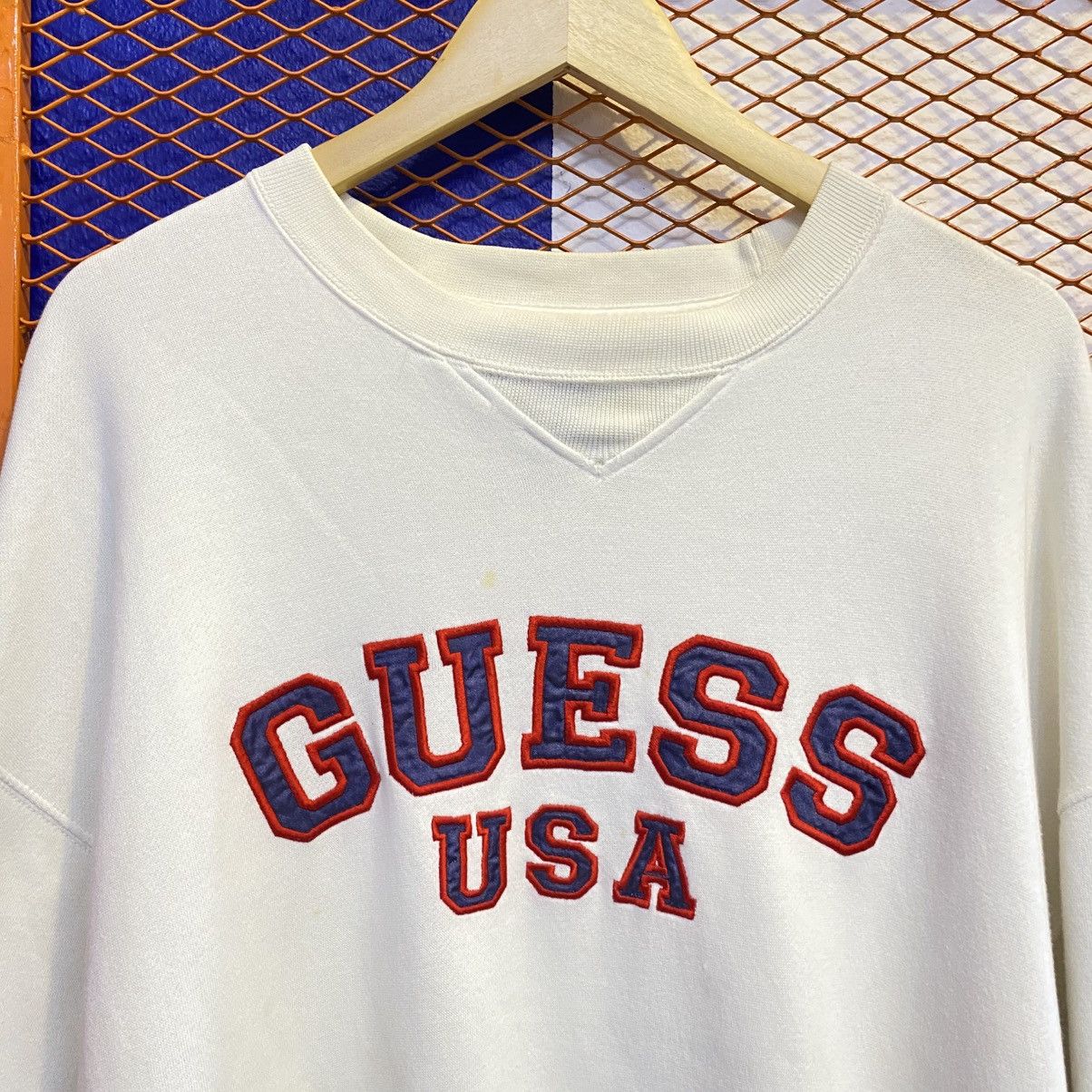Guess Vintage Guess Usa Sweatshirt Crewneck Embroidery Size US XL / EU 56 / 4 - 6 Thumbnail
