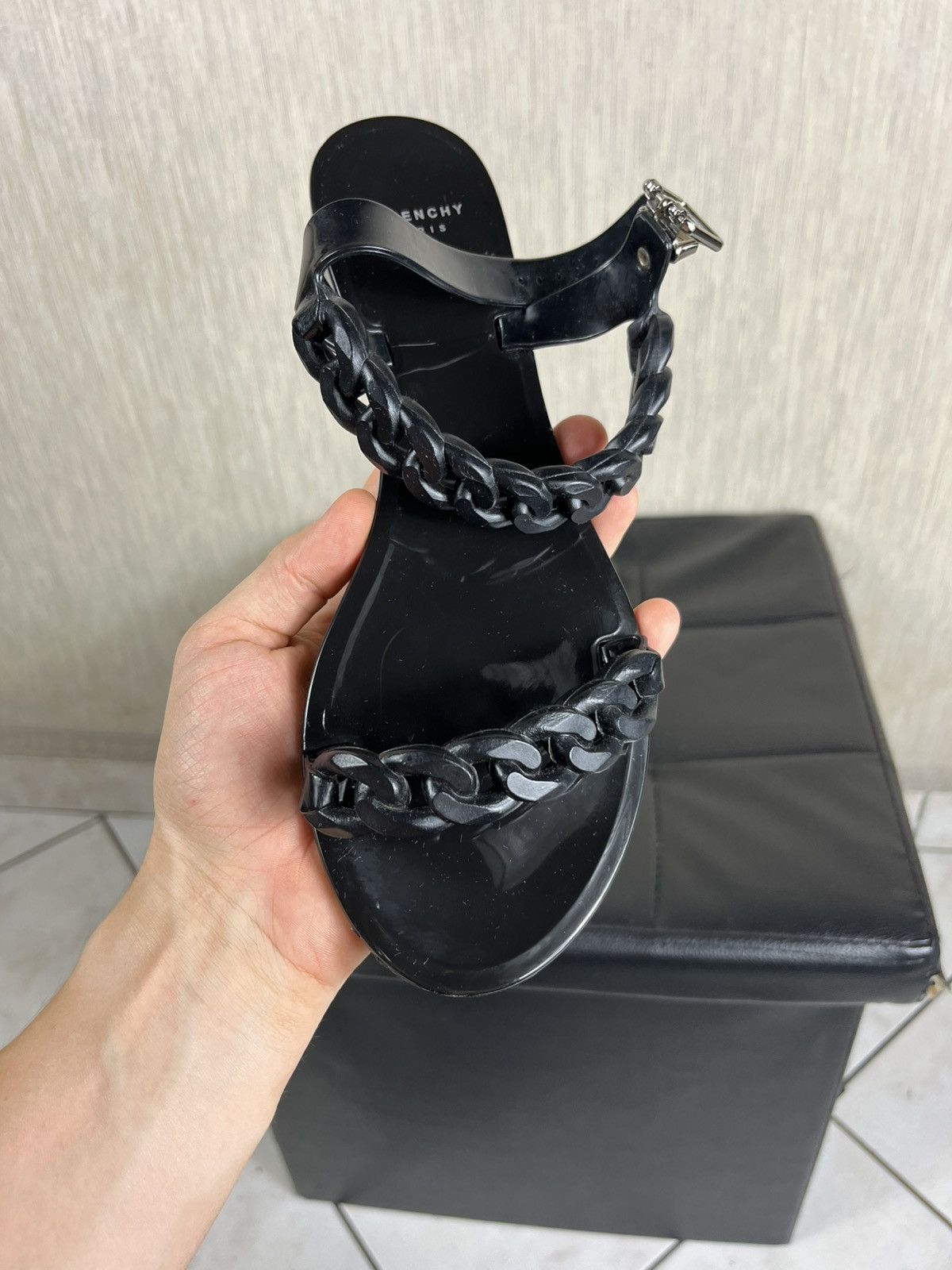 Designer × Givenchy Givenchy Paris chain sandals luxury flats flip flops Size US 7.5 / IT 37.5 - 11 Thumbnail