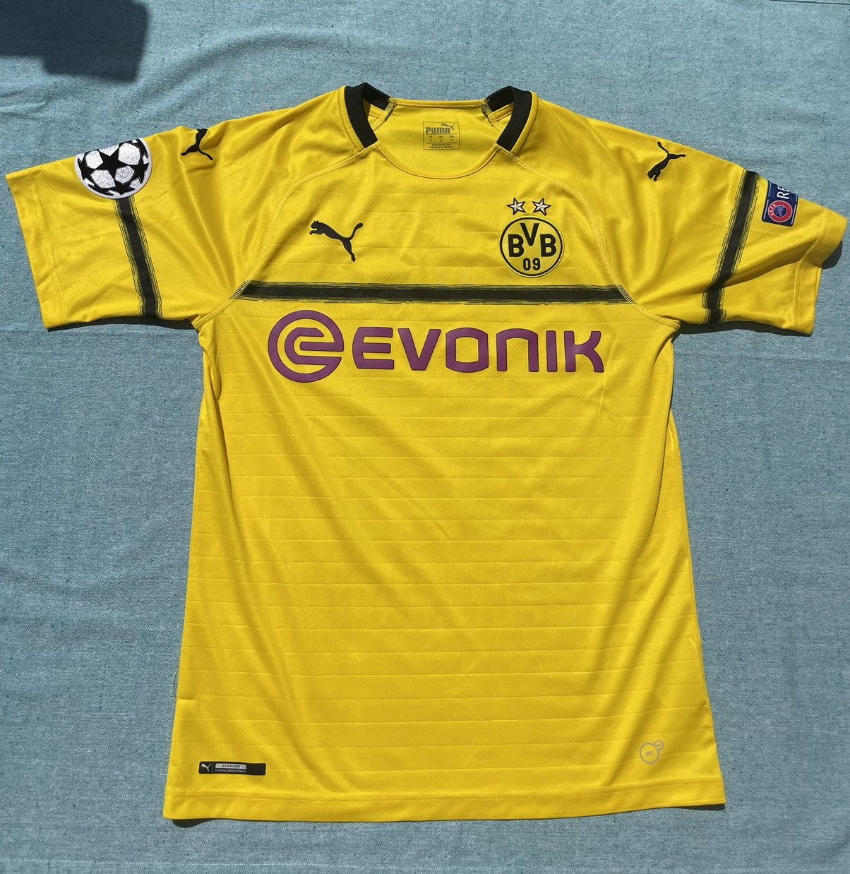Puma Dortmund BvB 18/19 Third jersey. Guerreiro 13 Size US M / EU 48-50 / 2 - 5 Thumbnail