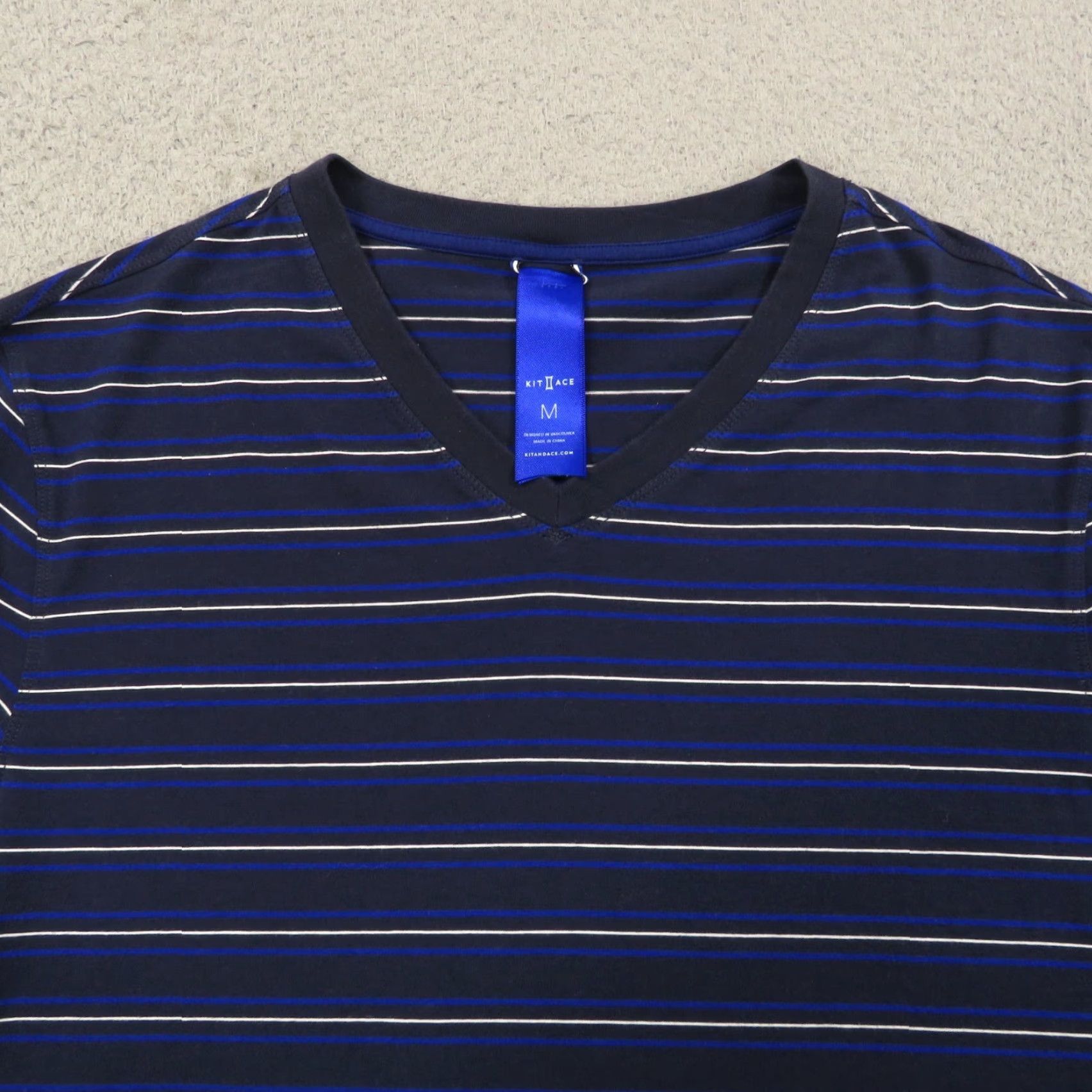 Vintage Kit & Ace Shirt Men Medium Navy Blue White Striped Pima Modal Stretch V Neck Tee Size US M / EU 48-50 / 2 - 2 Thumbnail