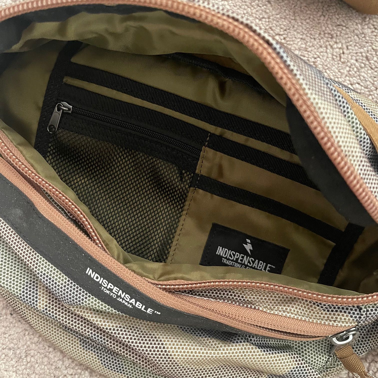 Other INDISPENSABLE Japan Attach Belt Cross Bag Size ONE SIZE - 3 Thumbnail