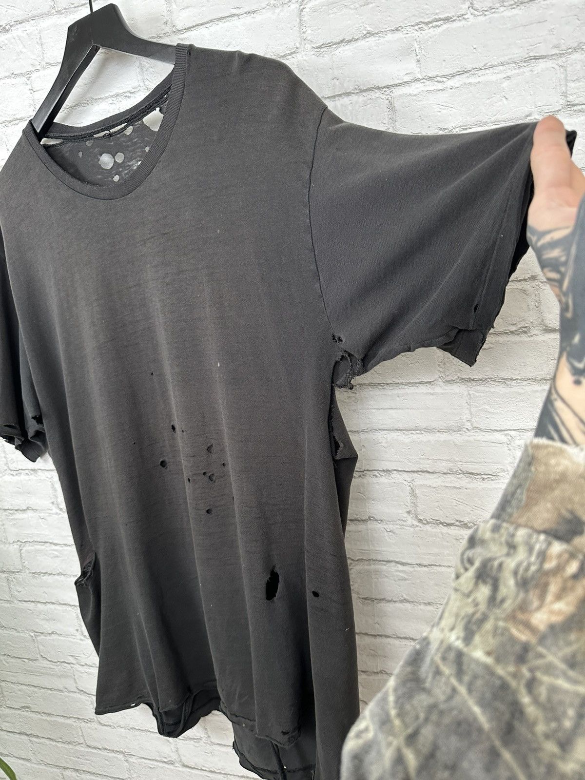 Vintage (XL) GRAIL THRASHED OUT Faded Black Vintage T Shirt Size US XL / EU 56 / 4 - 4 Thumbnail