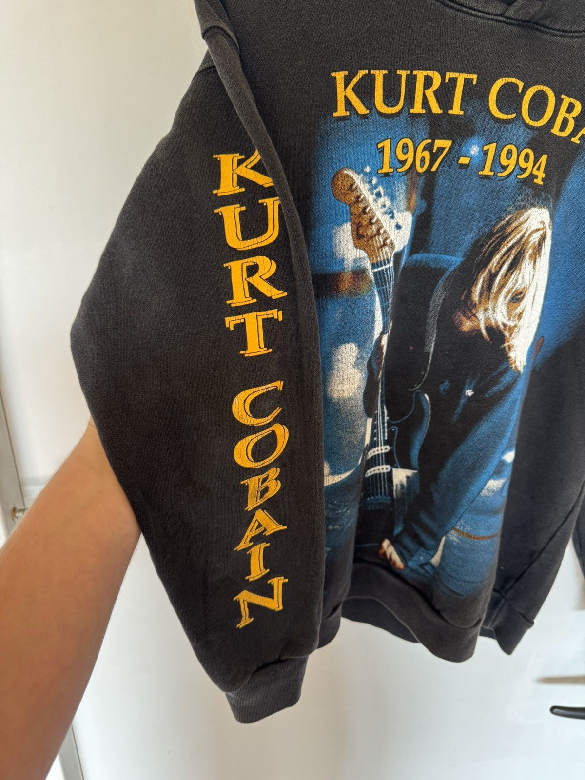 Nirvana Vintage Kurt Cobain Memorial Hoodie Size US S / EU 44-46 / 1 - 5 Thumbnail