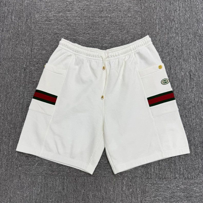 Gucci Gucci Embroidered Logo Shorts-yf Size US 32 / EU 48 - 1 Thumbnail