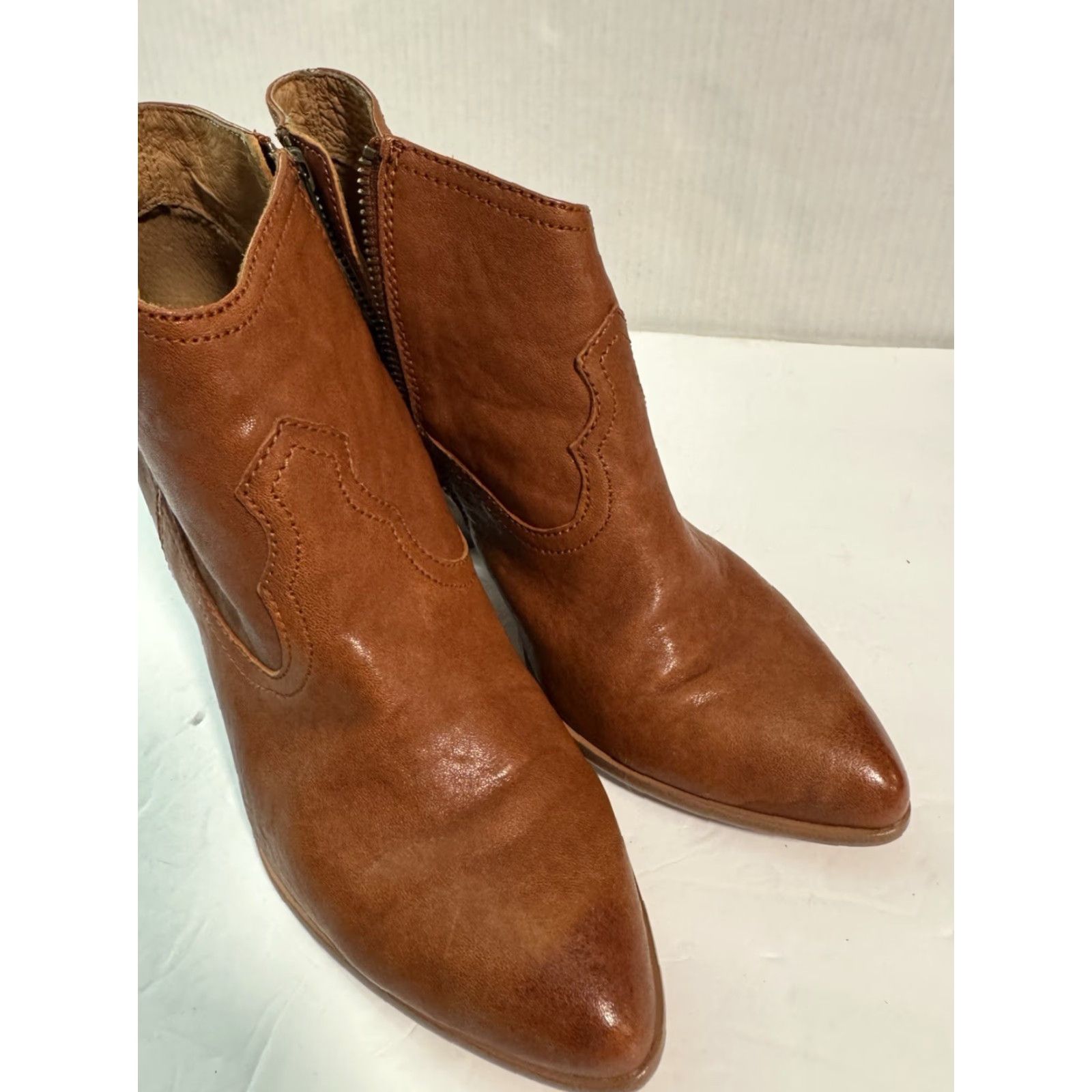 Frye Frye Reina Cognac Leather Western Ankle Bootie 3479257-COG Size 9M Women Boots Size US 9 / IT 39 - 6 Thumbnail