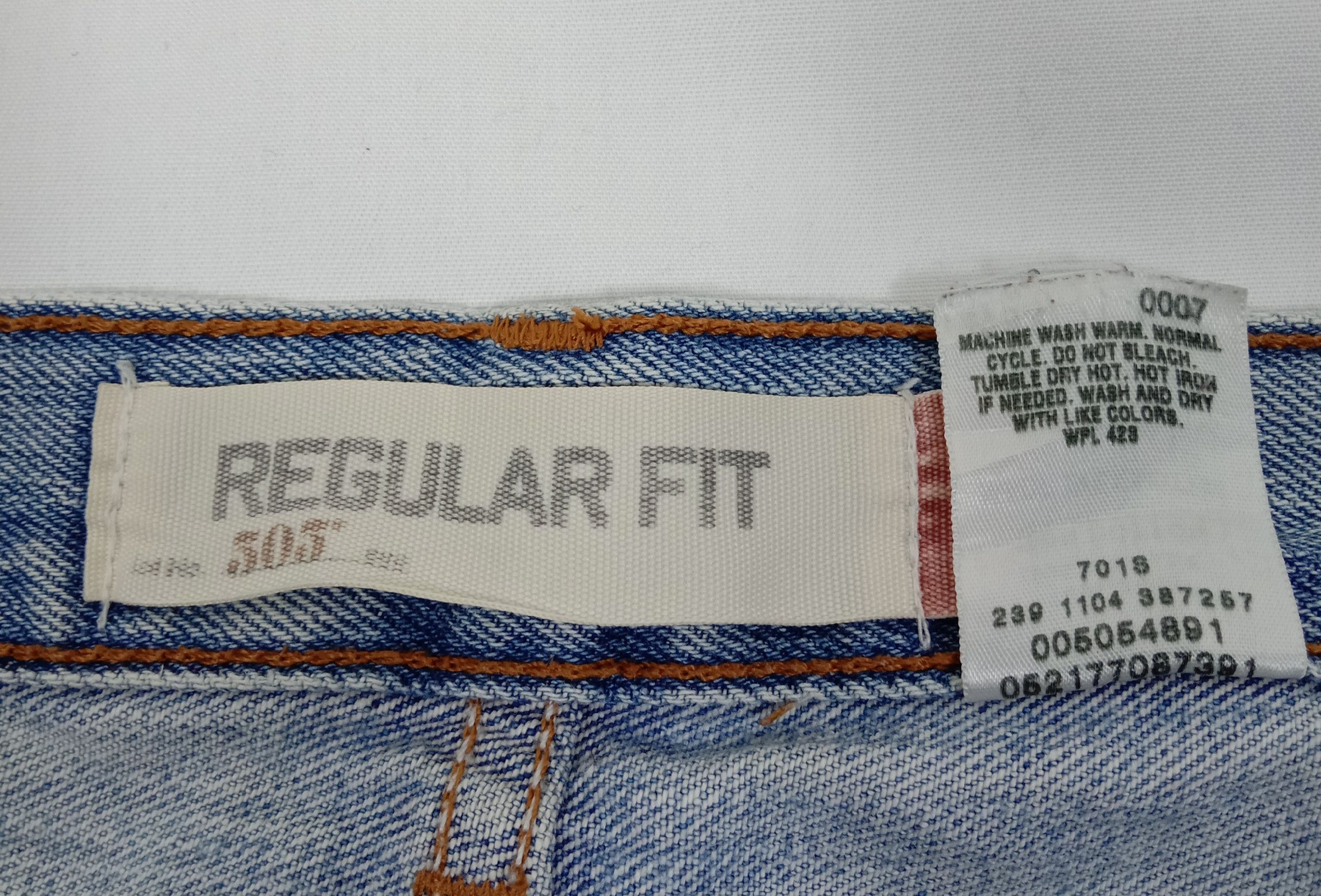 Levi's Vintage Levi’s 505 Light Wash Jeans Distressed Denim Size US 33 - 12 Thumbnail