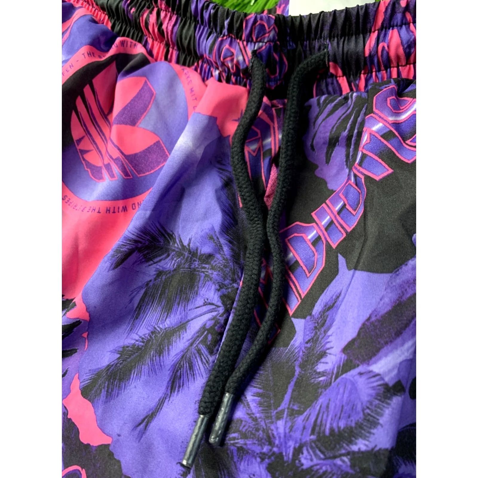 Reebok ADIDAS ORIGINAL 2023 MEN CASUAL BEACH SHORTS S Violet and Black IP5540 Mens Shorts Beach Size US 29 - 3 Thumbnail