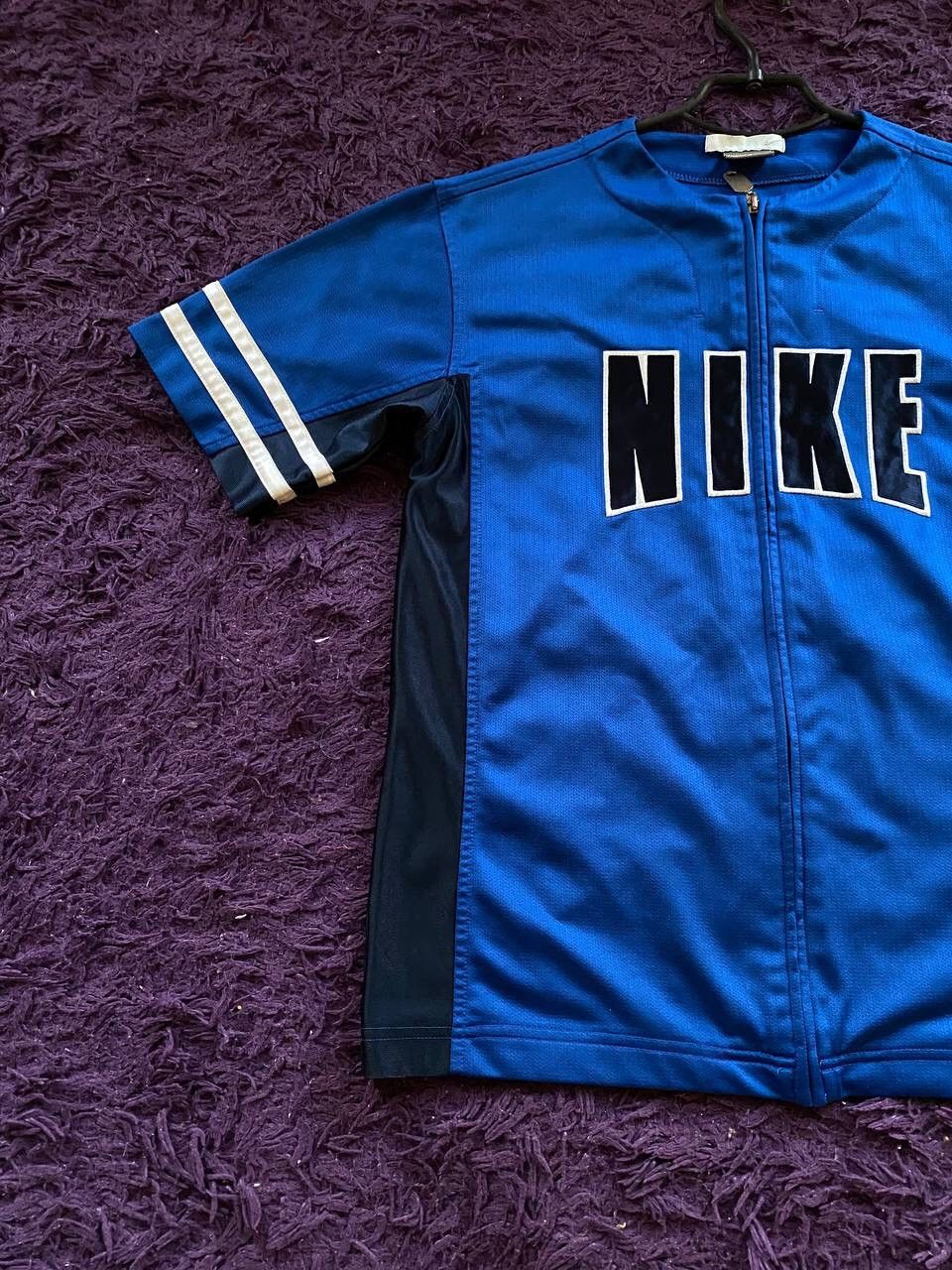 Nike 90s Nike Central Logo Vintage Y2K Retro Tee zip up Size US L / EU 52-54 / 3 - 15 Thumbnail