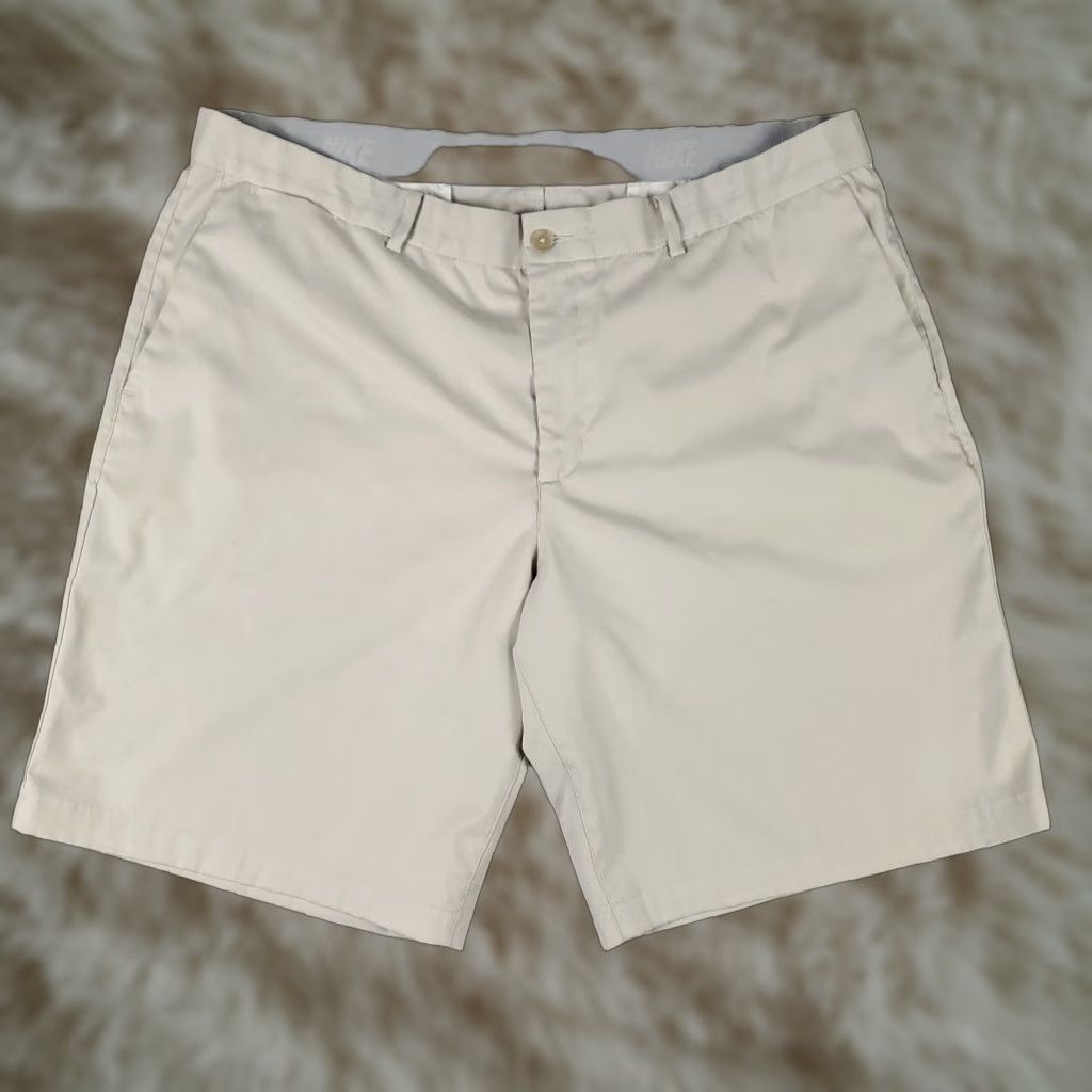 Nike VINTAGE Nike Shorts Men Size 40 Beige Chino Casual Sports Flat Front Gym Size US 40 / EU 56 - 1 Thumbnail