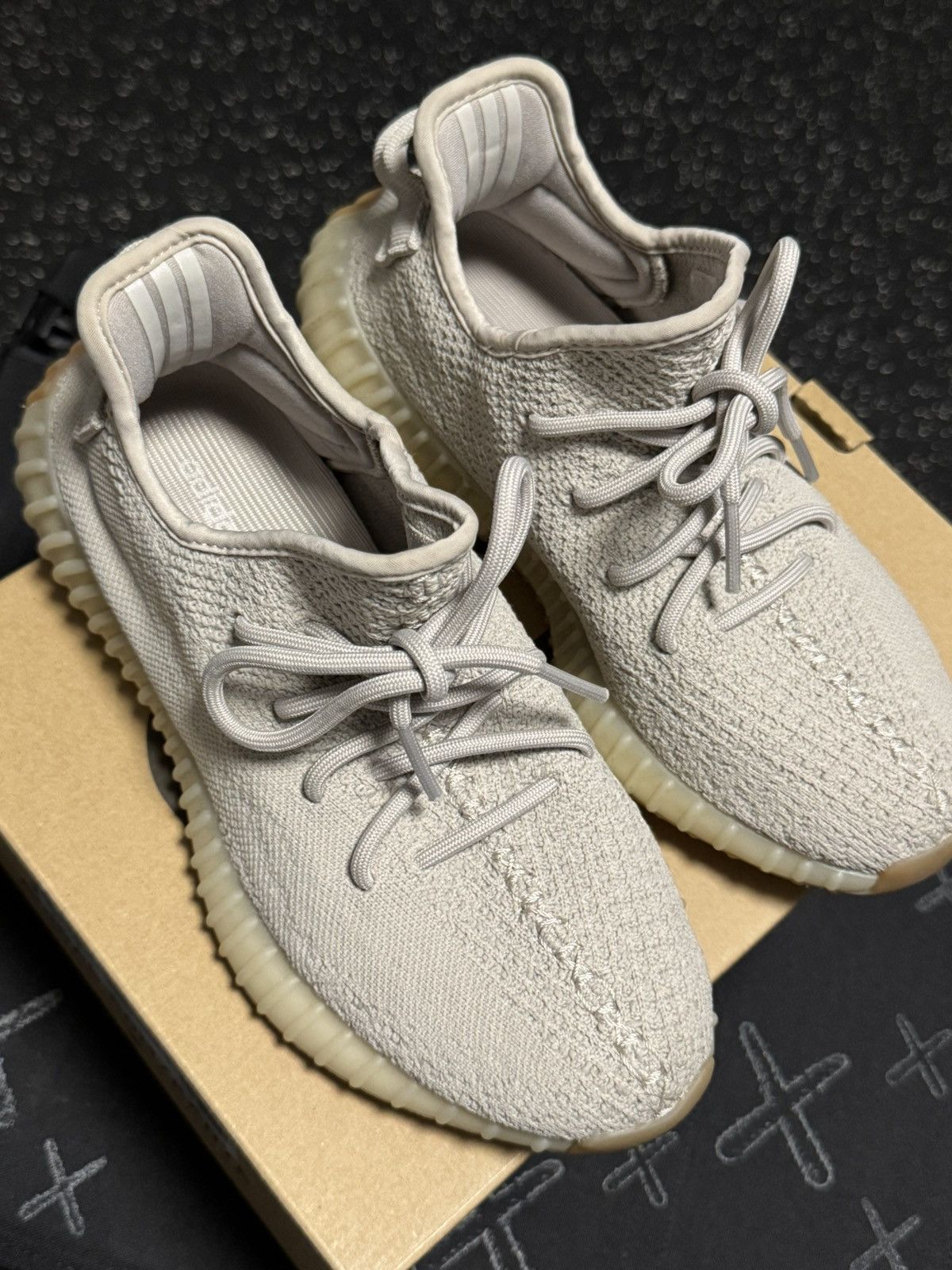 Adidas × Yeezy Adidas Yeezy Boost 350 V2 sesame sz 6Y Size US 6 / EU 39 - 5 Thumbnail
