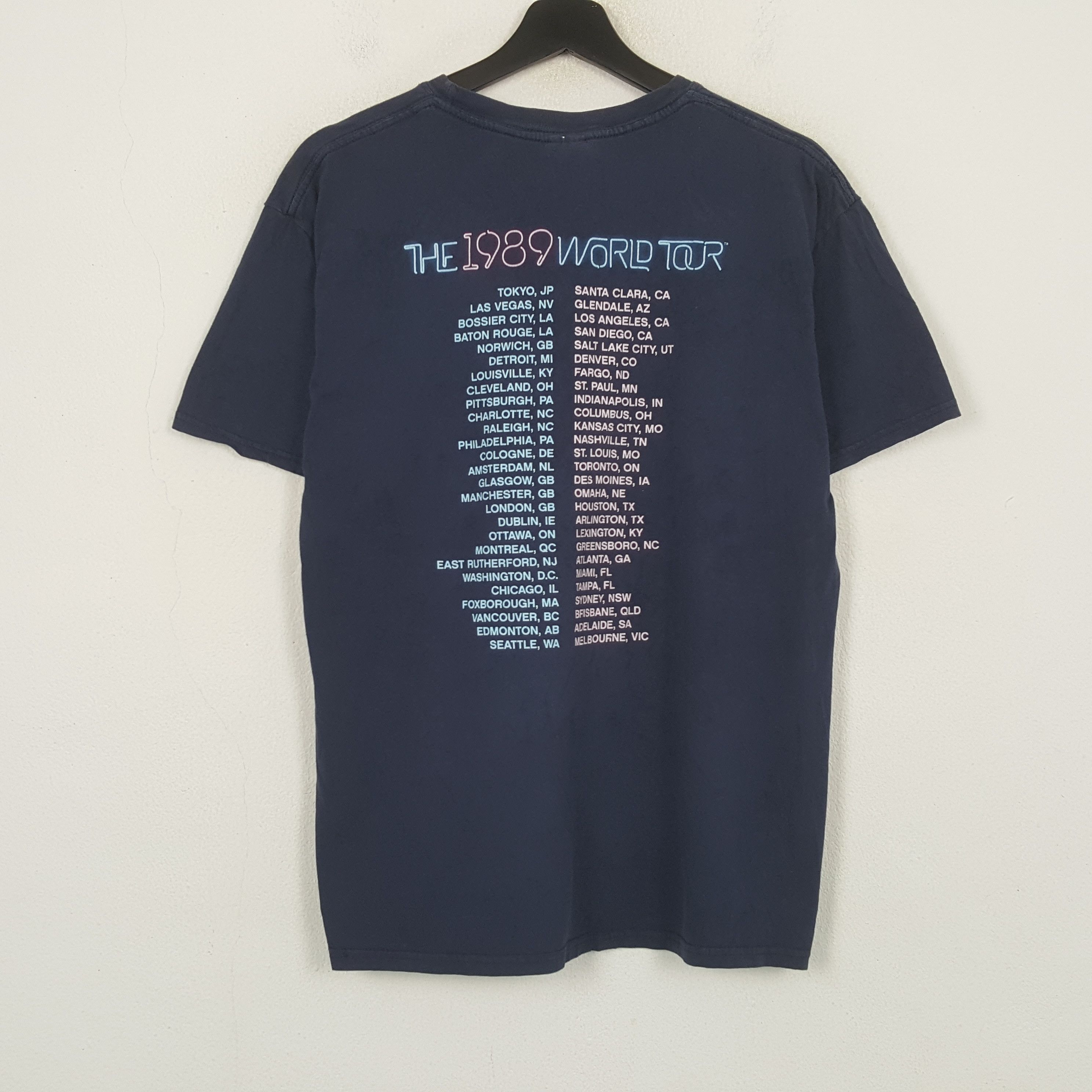 Band Tees Taylor Swift Singer Music Tour Tshirt RR27 Size US M / EU 48-50 / 2 - 3 Thumbnail