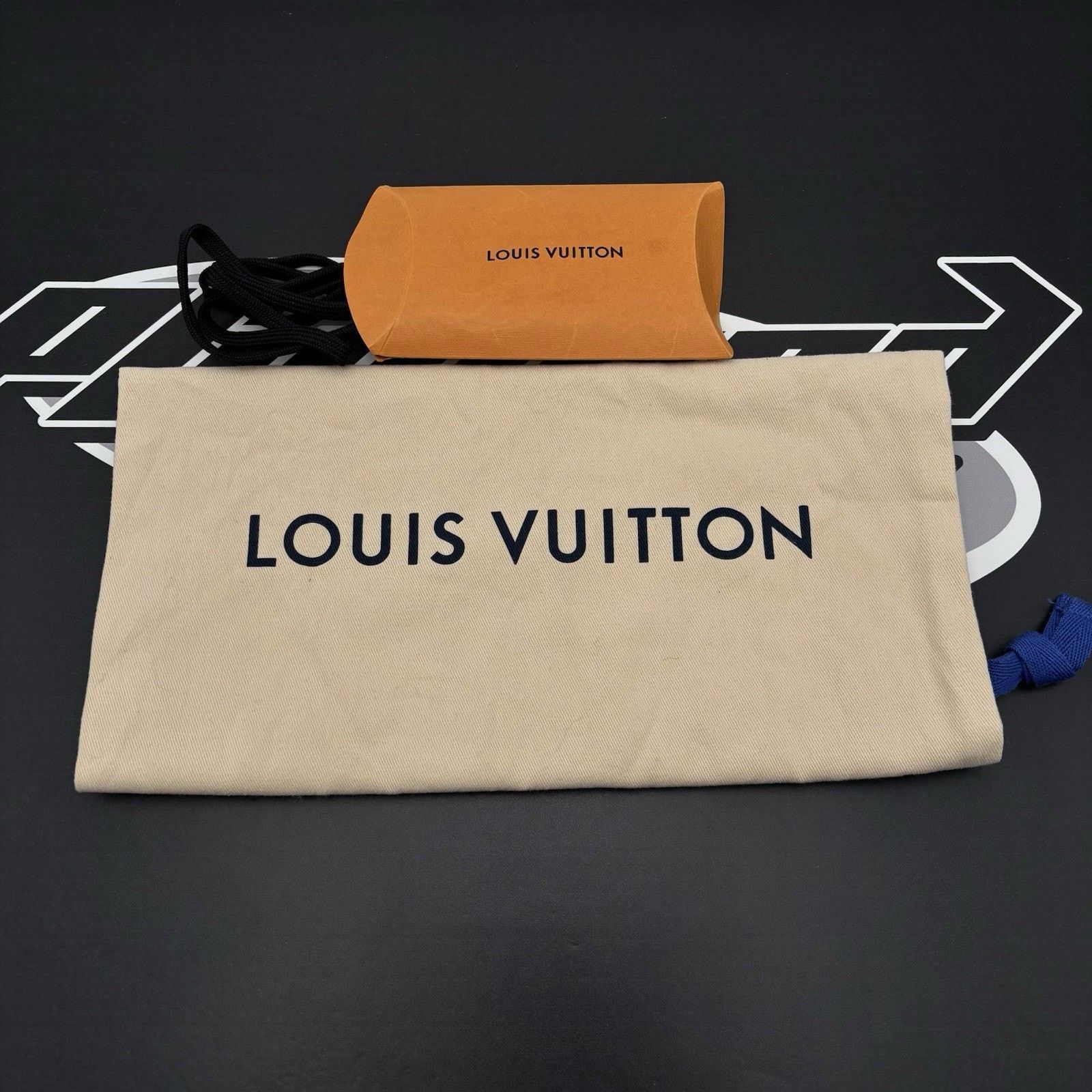 Louis Vuitton (8-8.5 US) Louis Vuitton Trainer ' Blue Black ' | GOOD COND! Size US 8.5 / EU 41-42 - 21 Thumbnail