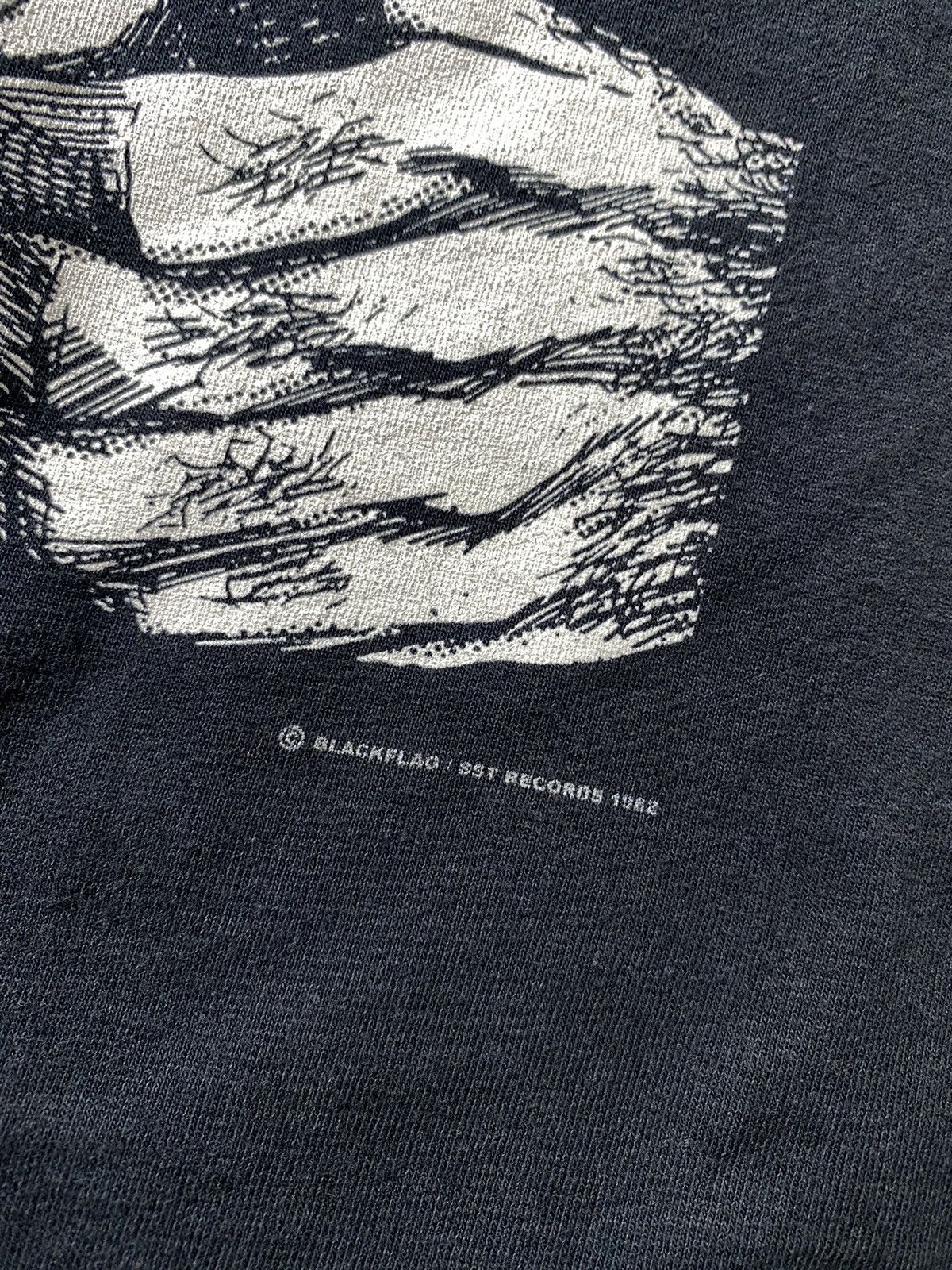 Band Tees Vintage 00s Black Flag Everything Went Black Tshirt Size US XL / EU 56 / 4 - 4 Thumbnail