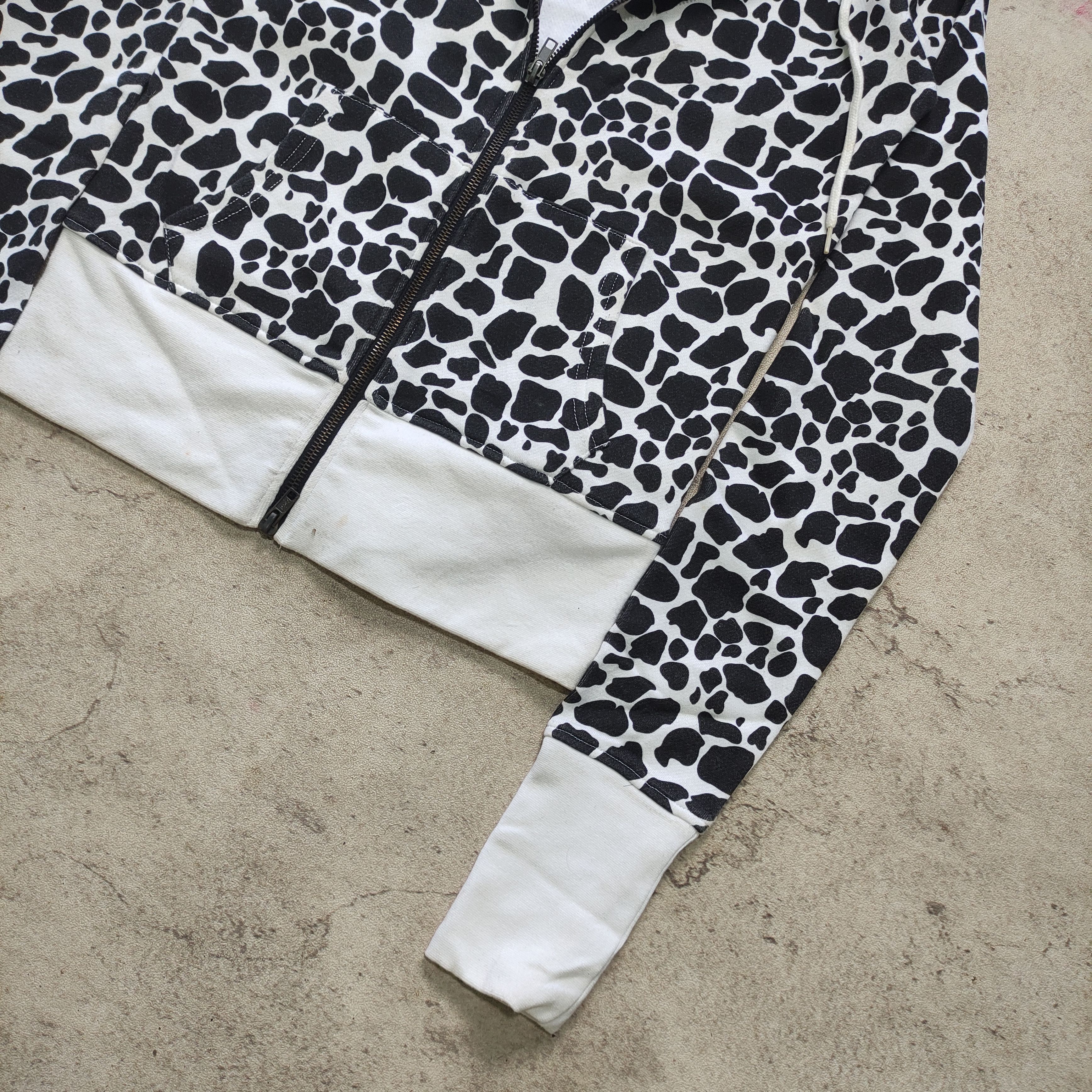 Le Grande Bleu (L.G.B.) GLAD NEWS Fur Leopard Hoodie 2000s Size US M / EU 48-50 / 2 - 4 Thumbnail