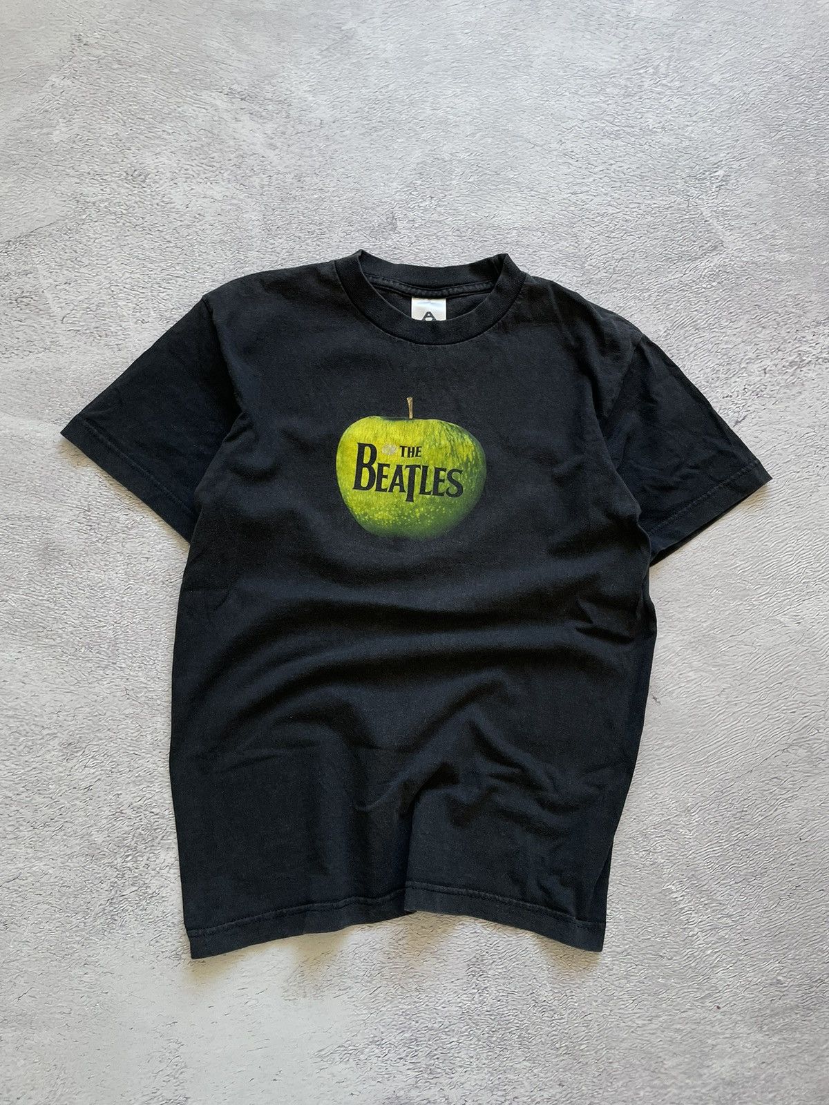 Band Tees The Beatles Apple Logo Vintage Band Tee Shirt Size US S / EU 44-46 / 1 - 1 Thumbnail