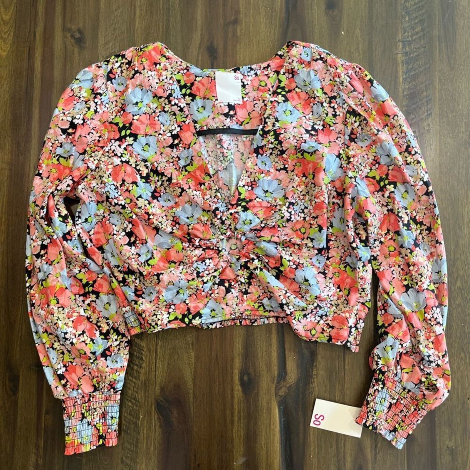 Vintage SO Floral Cutout O-Ring Crop Top Balloon Sleeves Size XL Size XL / US 12-14 / IT 48-50 - 1 Thumbnail