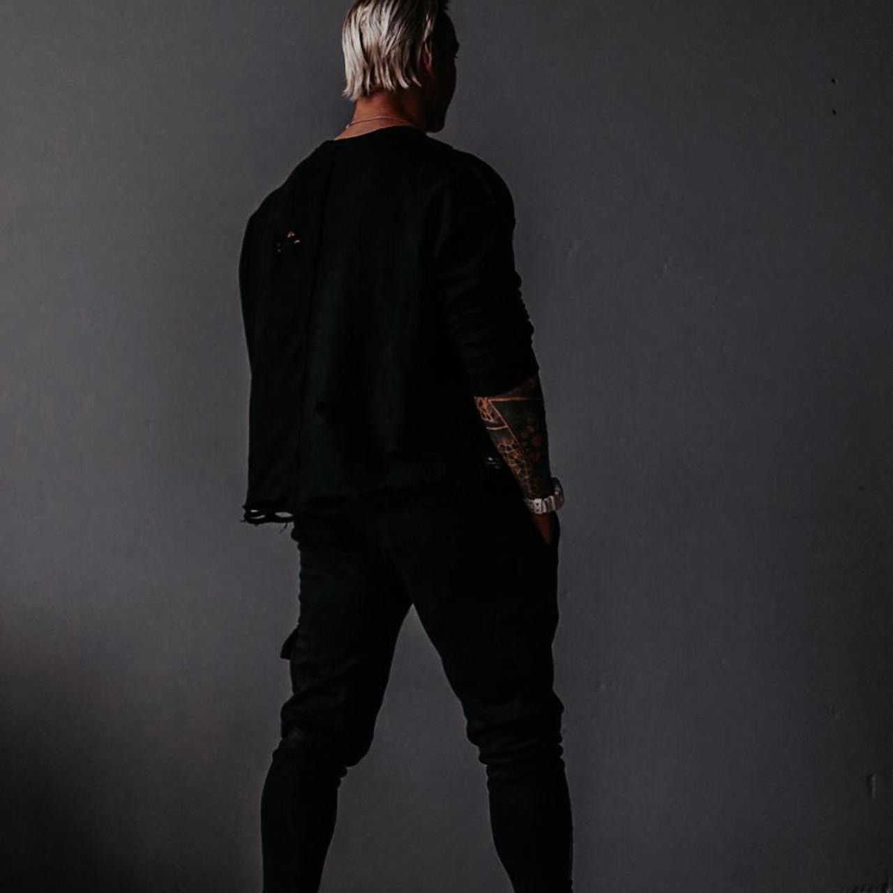 Other Black oversized crewneck sweatshirt with raw hem Size US L / EU 52-54 / 3 - 3 Thumbnail