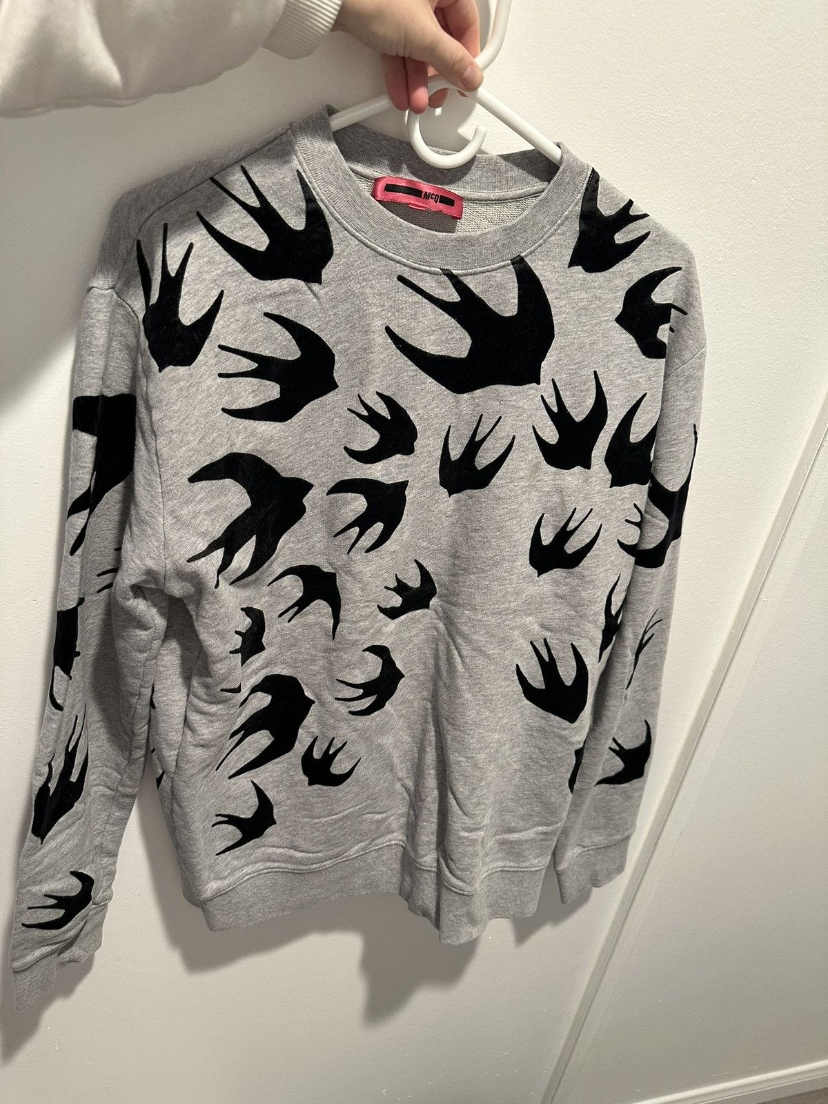 Alexander McQueen McQ by Alexander McQueen Swallow Print Sweatshirt – Size L Size US L / EU 52-54 / 3 - 12 Thumbnail