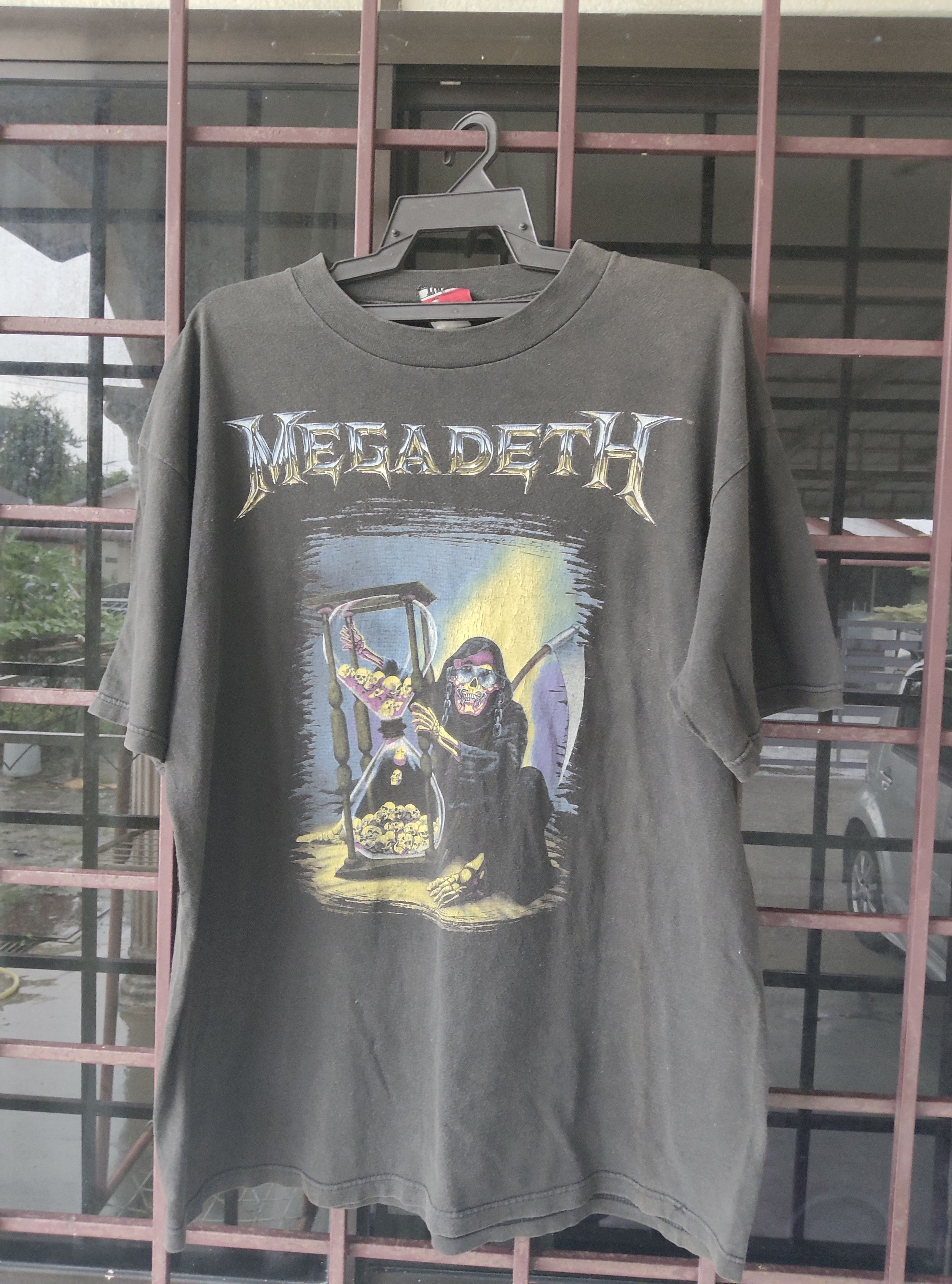 SZ hotsell XL 1992 MEGADETH “COUNTDOWN TO EXTINC