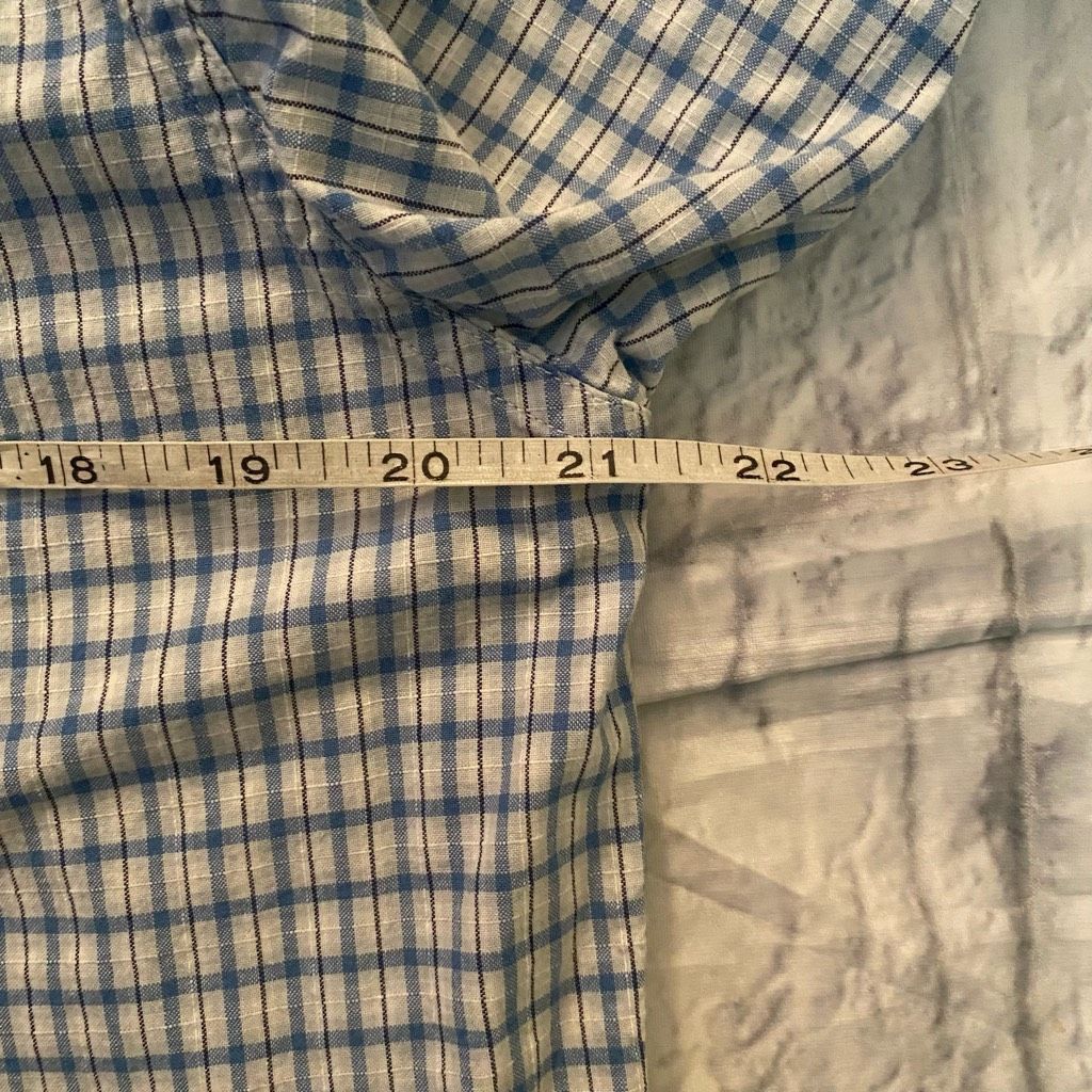 American Eagle Outfitters American Eagle men M classic fit checker pattern button down Size US M / EU 48-50 / 2 - 9 Thumbnail