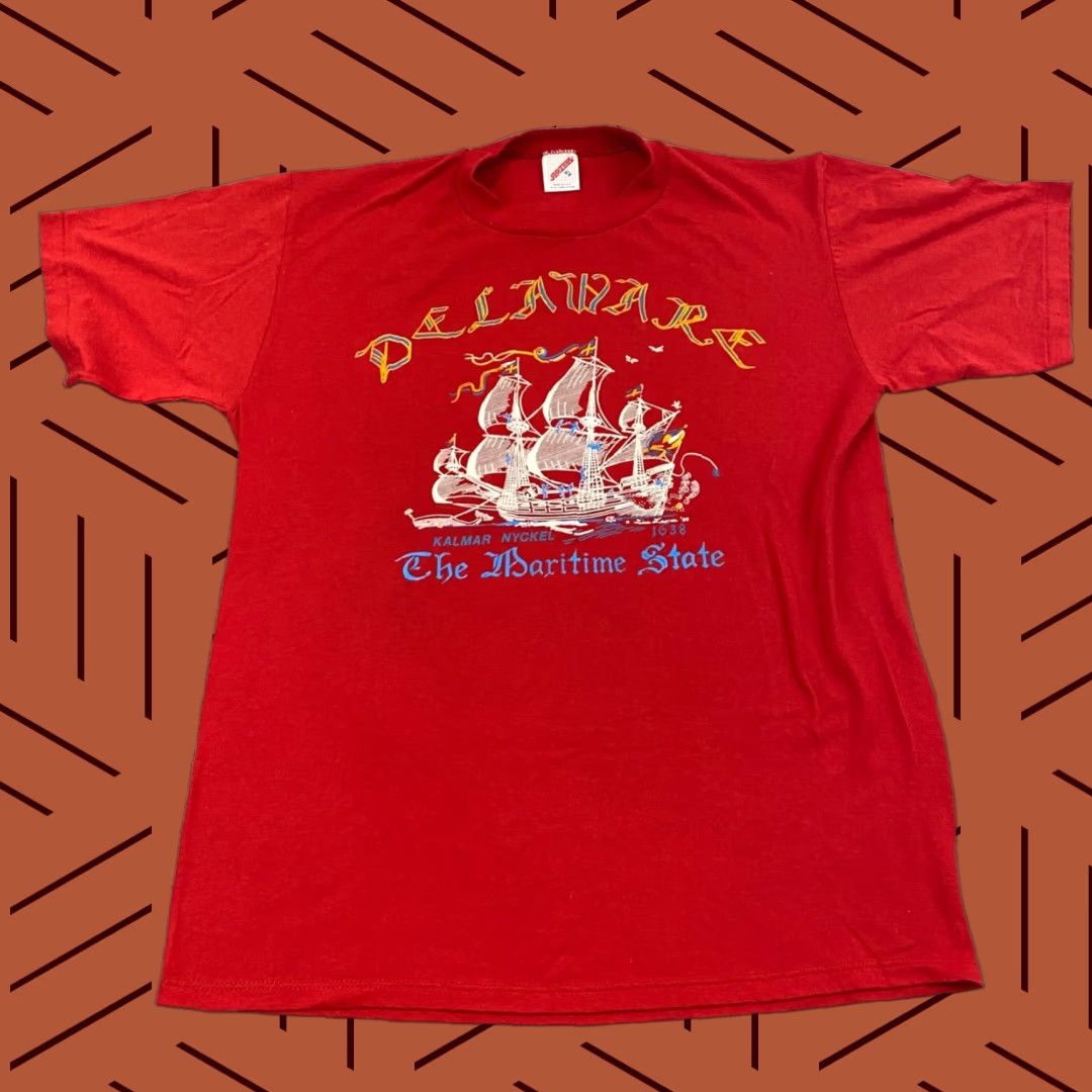 Jerzees VINTAGE Jerzees Delaware Shirt Mens XL Red 90s Jerzees T-shirt Short Sleeve Crew Neck Logo State Flag Classic Maritime Kalmar Nyckel Mens XL Red 90s Size US XL / EU 56 / 4 - 1 Thumbnail
