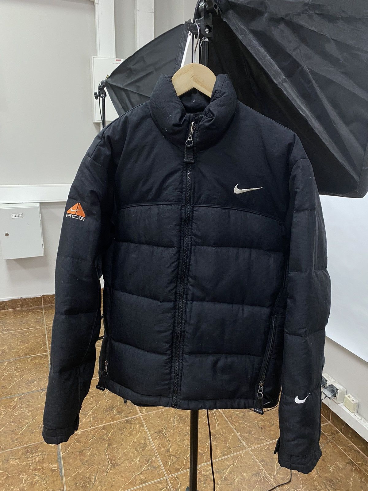 image of Vintage 90's Nike Acg Puffer Jacket Retro Hype Y2K in Black, Men's (Size Medium)