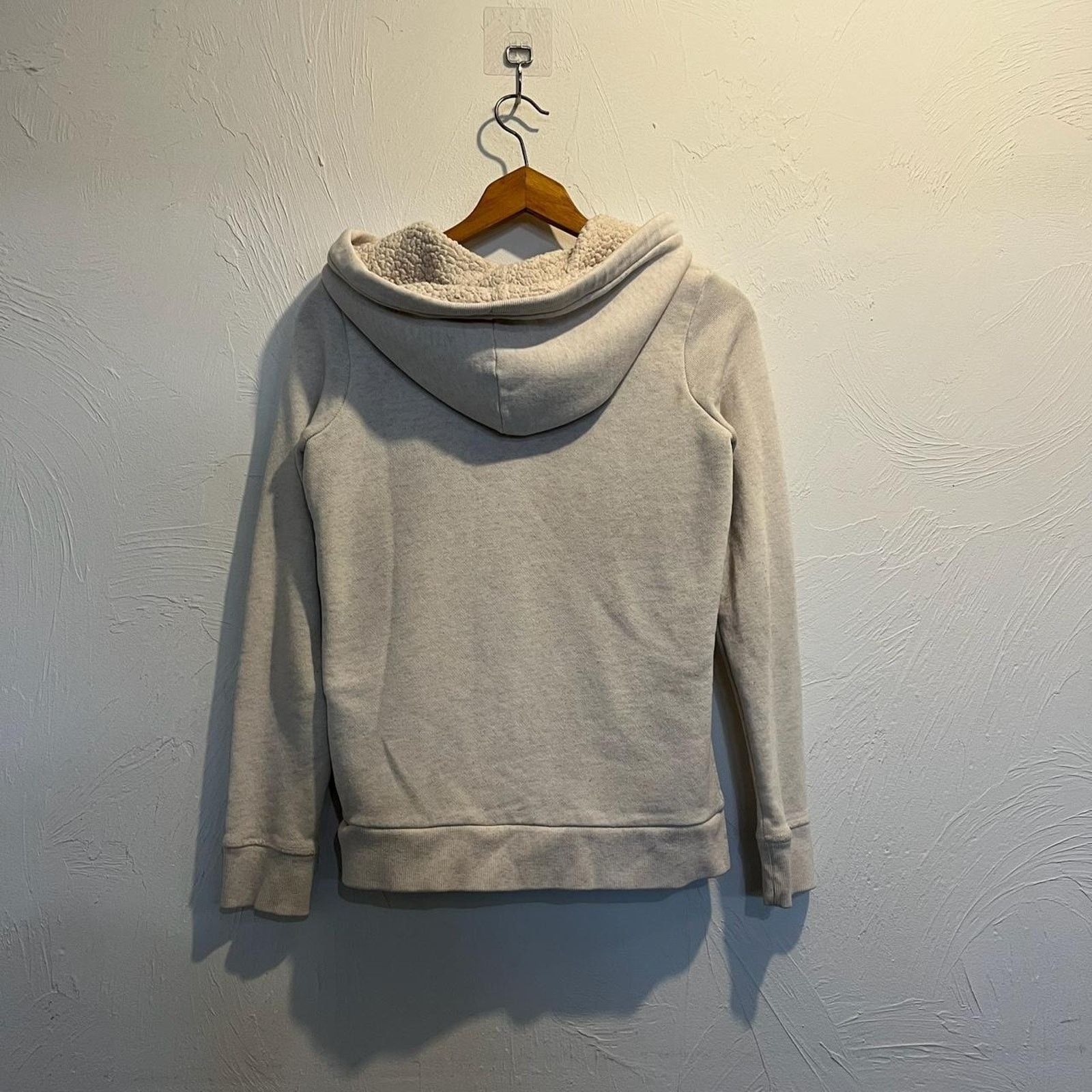 Vintage vintage 2000s tight cream roxy zip up fur hoodie Size US XS / EU 42 / 0 - 2 Thumbnail