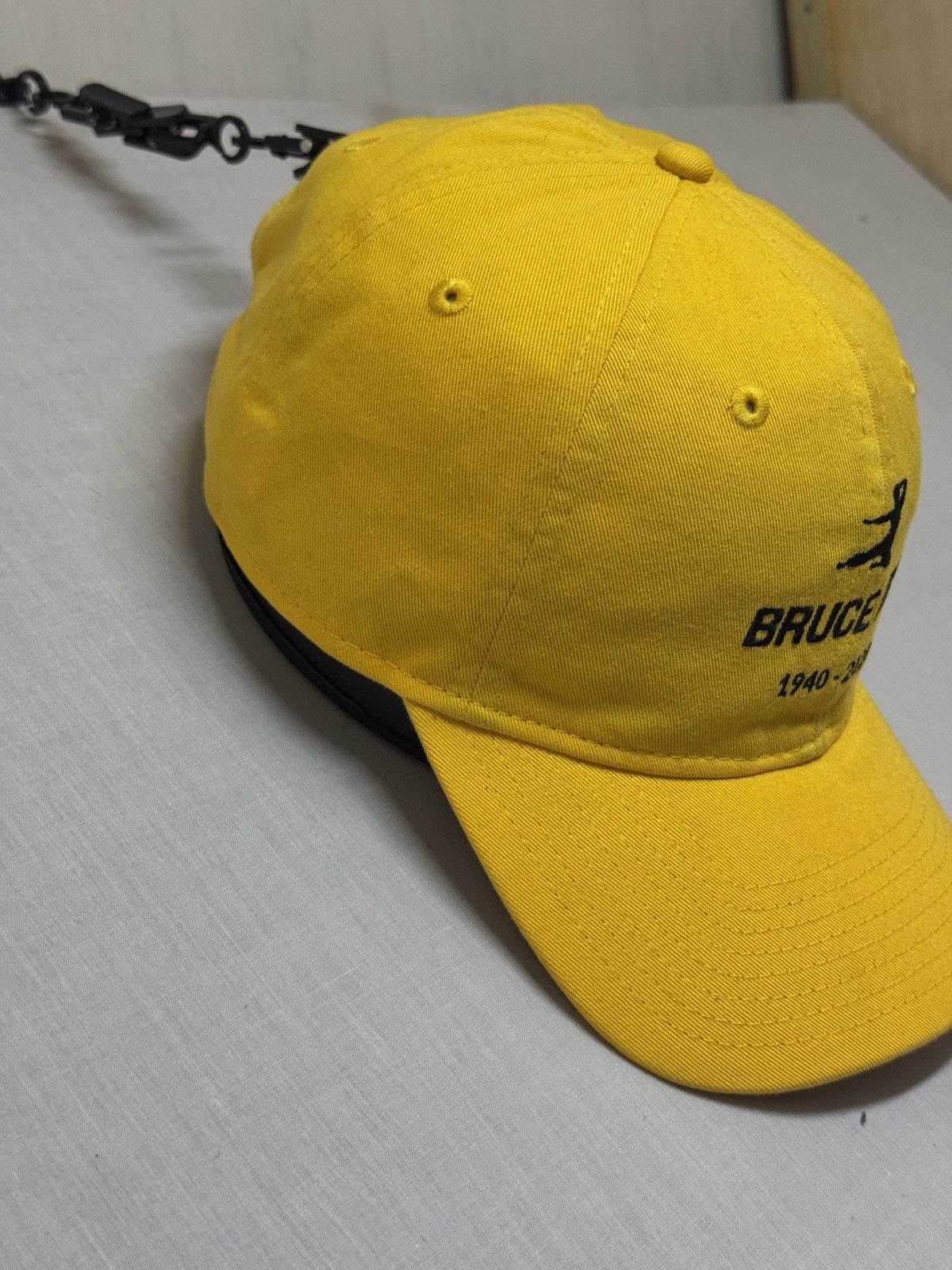 New Era yellow baseball cap featuring a Bruce Lee 1940s Size ONE SIZE - 7 Thumbnail