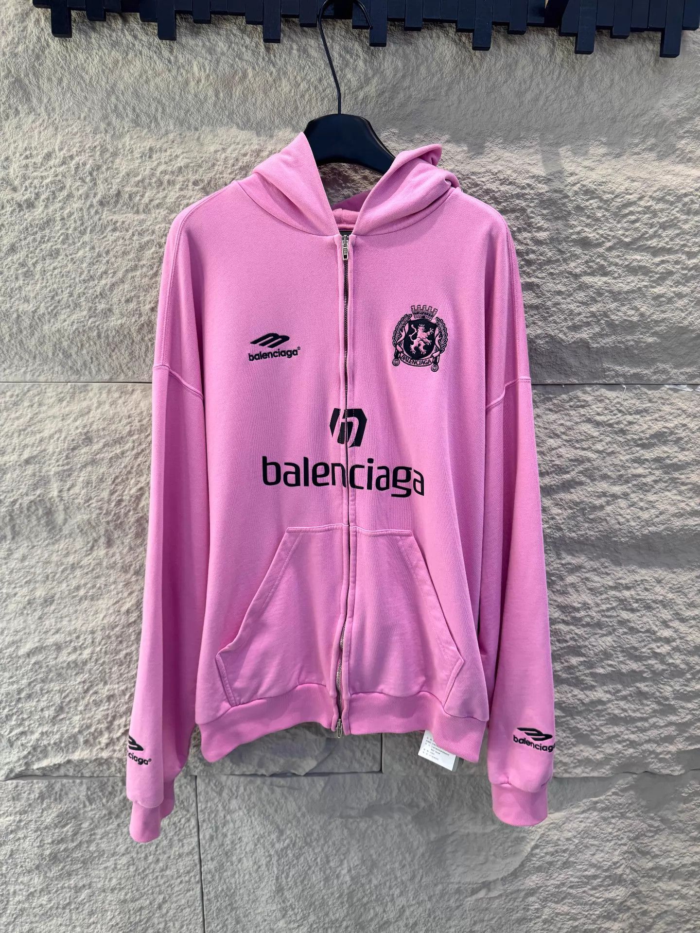 Balenciaga Balenciaga x Manchester United Pink Hoodie Size S / US 4 / IT 40 - 1 Thumbnail