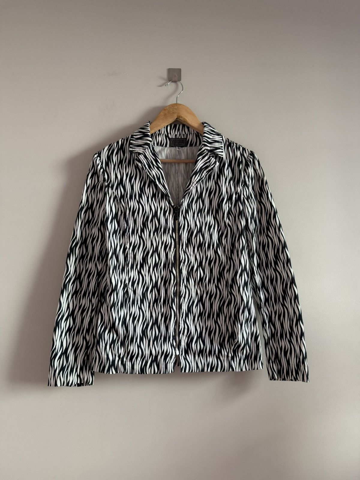 Versus Versace Vintage Gianni Versace Versus Zebra Printed Blazer Jacket Size M / US 6-8 / IT 42-44 - 1 Thumbnail