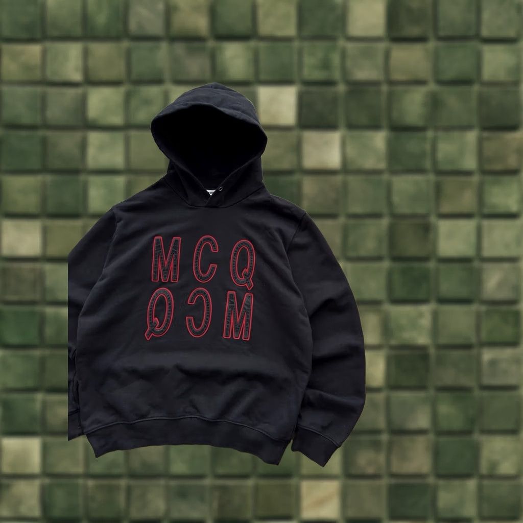 Alexander McQueen VINTAGE Alexander McQueen MCQ Big Logo Black Hoodie Men L Size US L / EU 52-54 / 3 - 1 Thumbnail