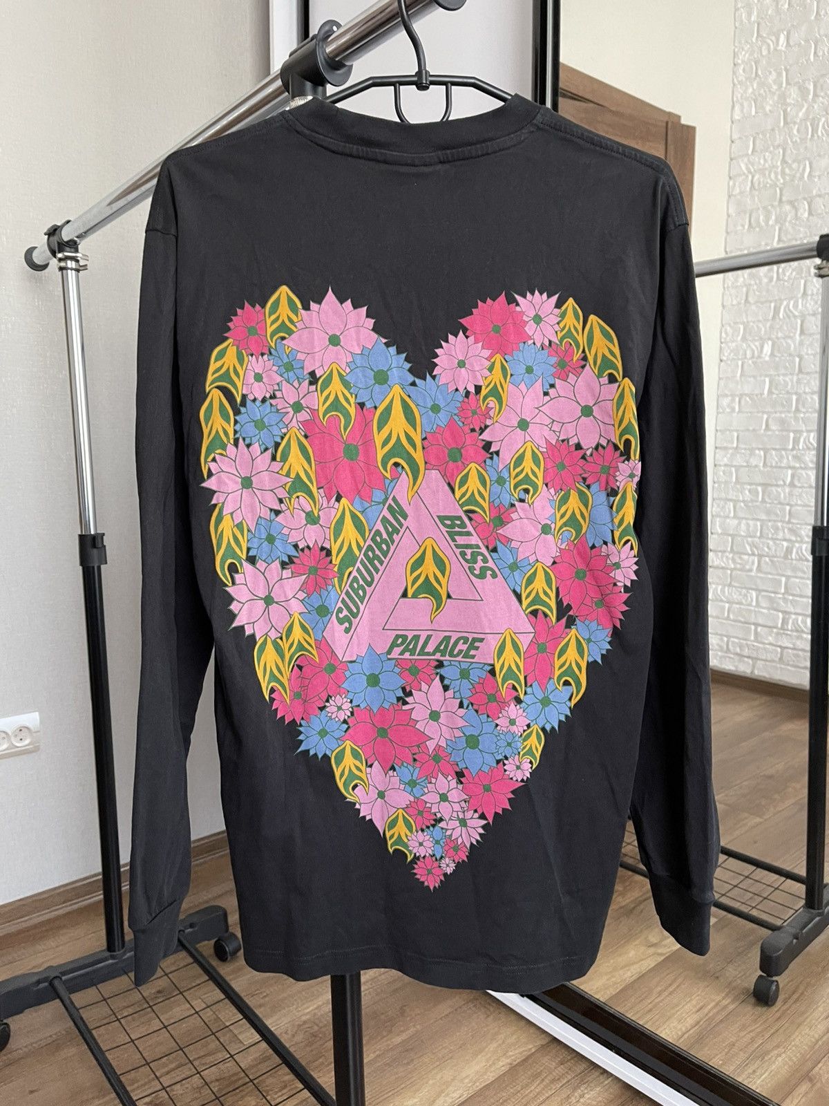 Palace Palace Suburban Peace And Love Long Sleeve T-Shirt Tee Size US S / EU 44-46 / 1 - 2 Thumbnail